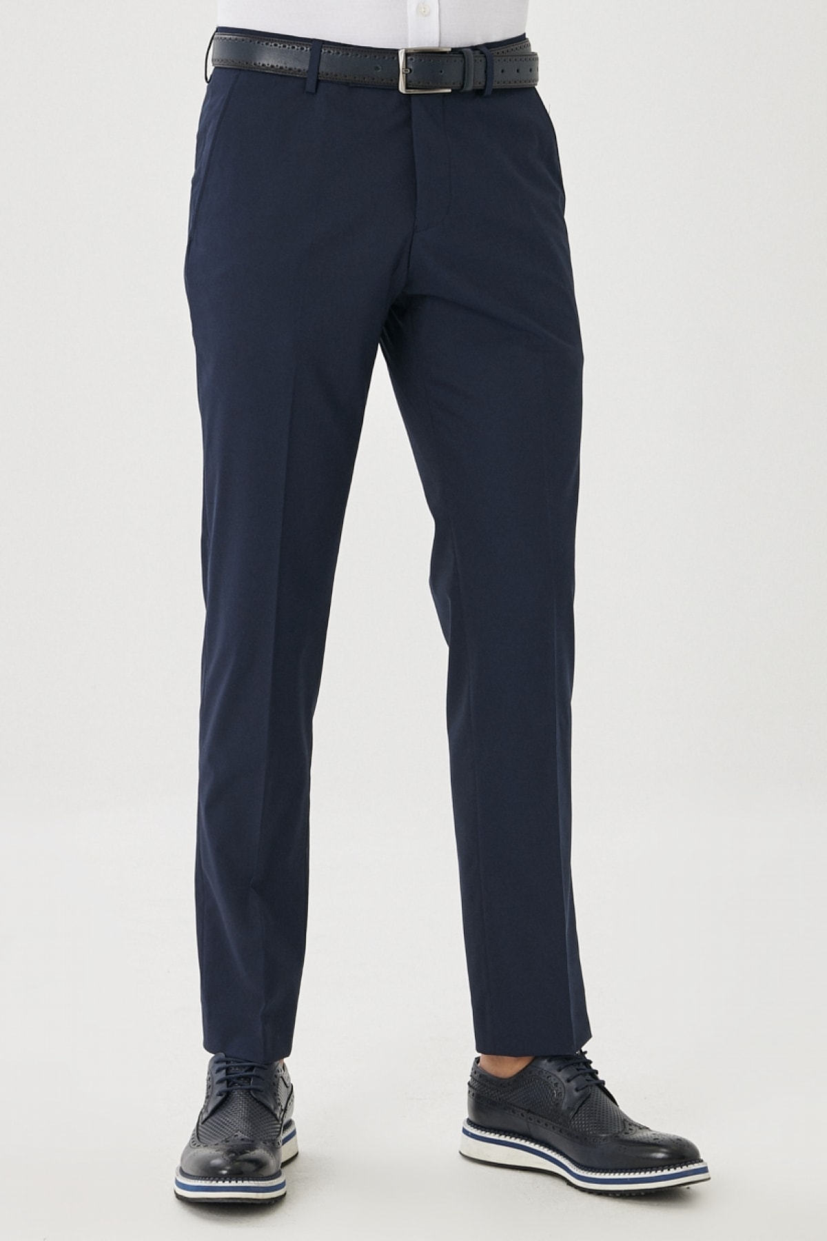 Levně AC&Co / Altınyıldız Classics Men's Navy Blue Regular Fit Relaxed Fit Side Pocket Classic Trousers
