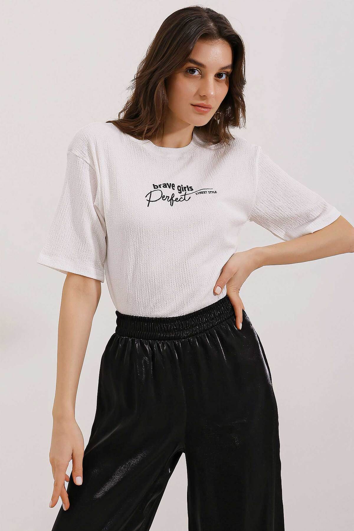 Levně Bigdart 0472 Printed Oversize Knitted T-Shirt - White