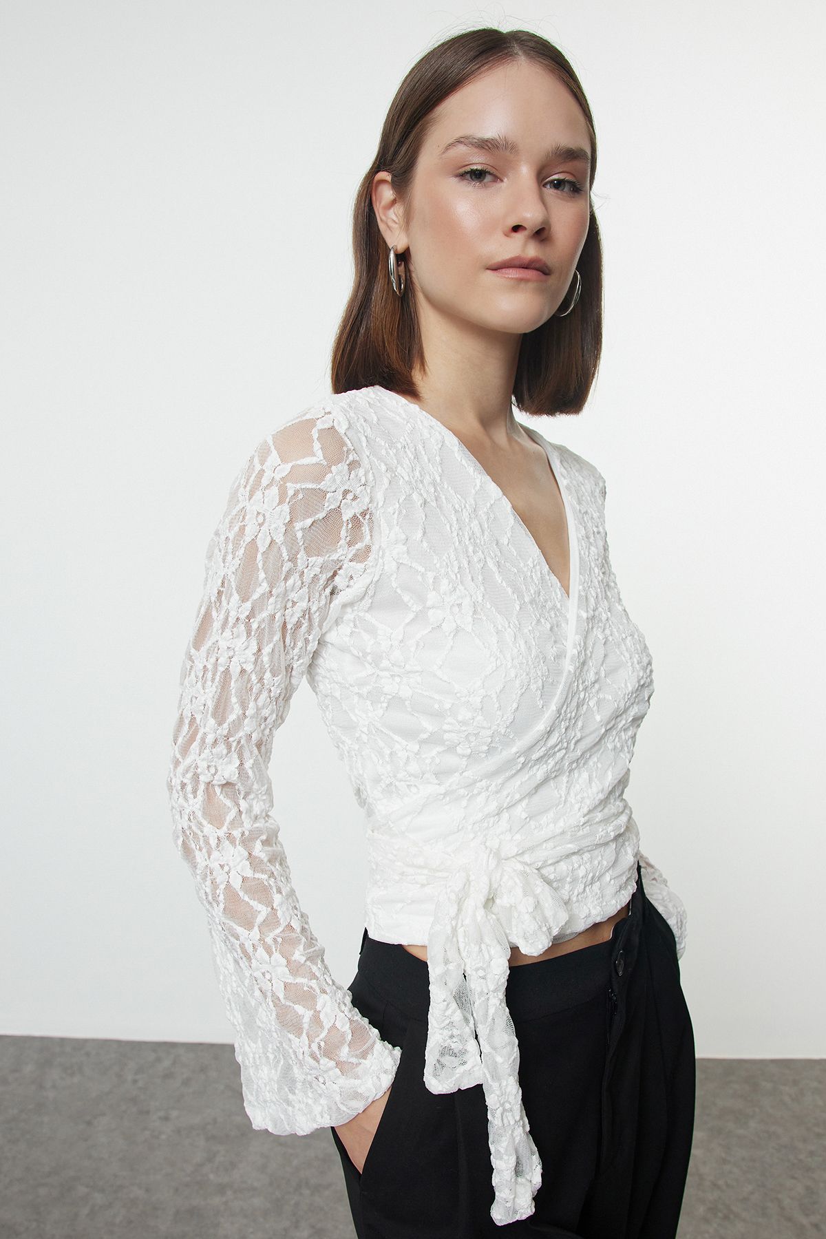 Trendyol White Lace Fitted Double Breasted Stretchy Knitted Blouse