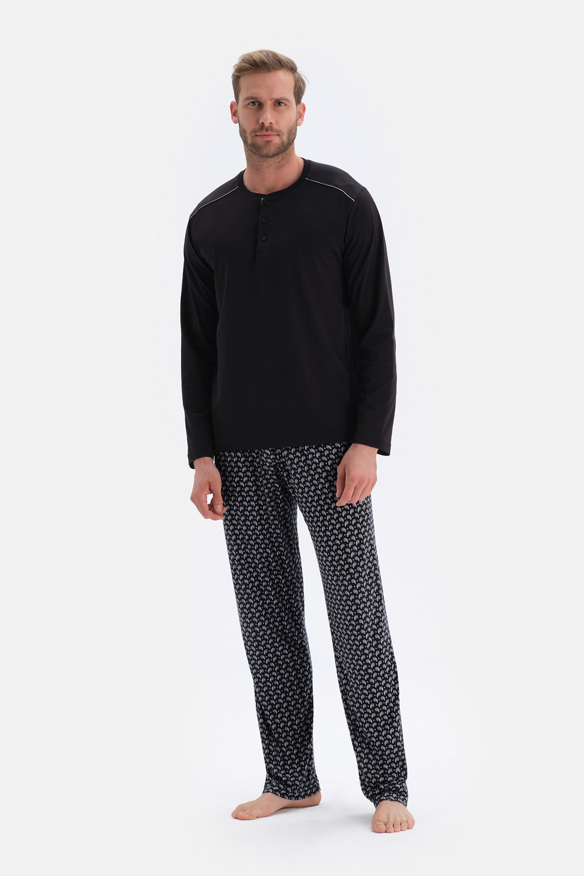 Levně Dagi Black Long Sleeve Top Size Printed Bottom Modal Groom Pajamas Set