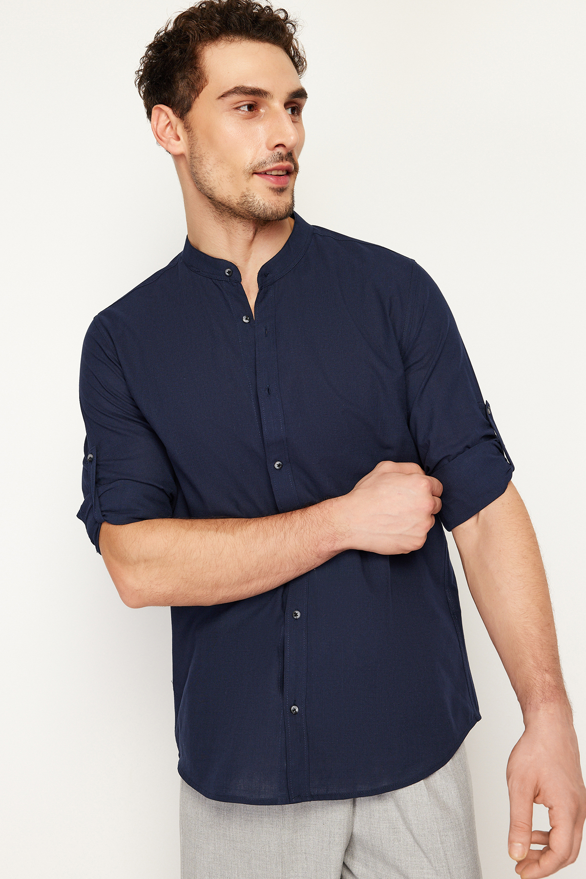 Levně Trendyol Dark Navy Blue Slim Fit Basic Main Collar Epaulette 100% Cotton Shirt