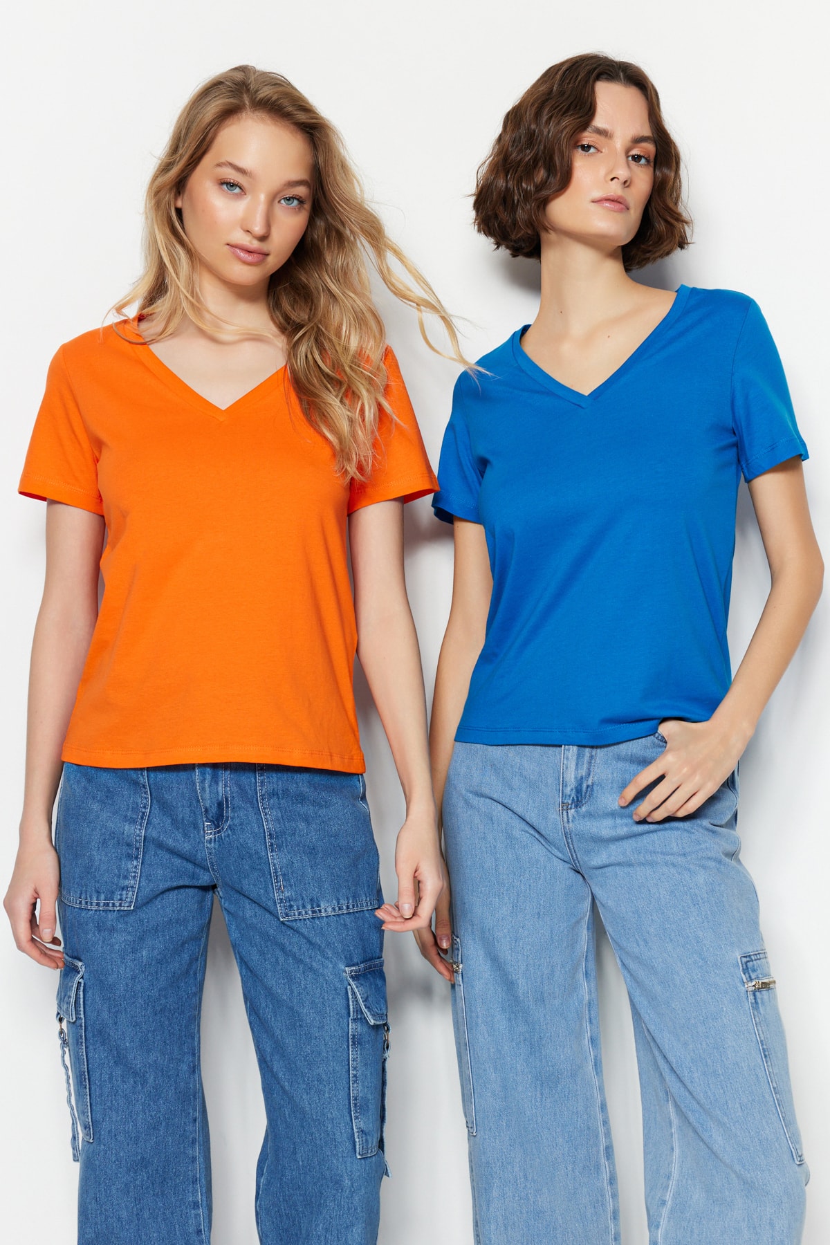 Trendyol Orange-Sax 100% Cotton 2-Pack Basic V-Neck Knitted T-Shirts