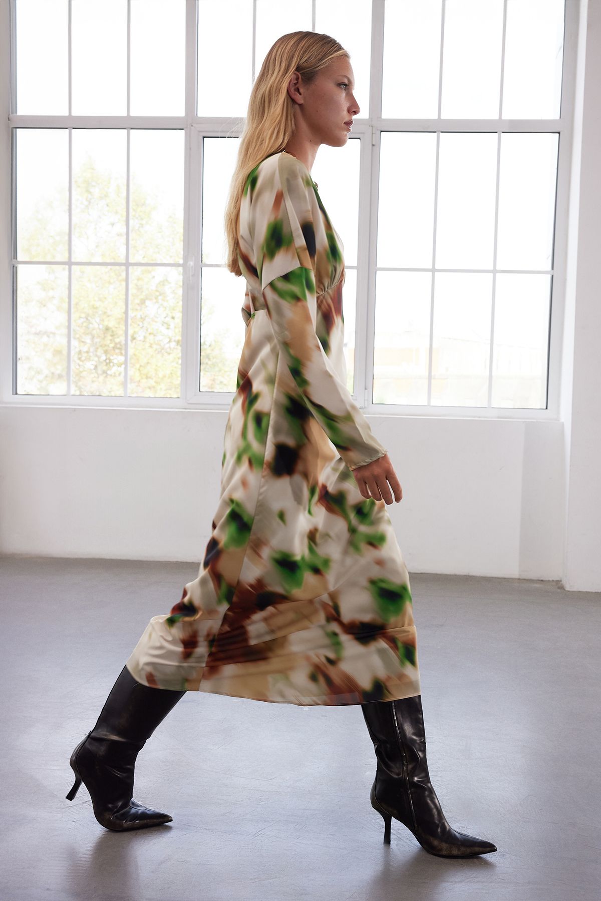 Trendyol Limited Edition Multicolored A-Line Floral Midi Woven Dress