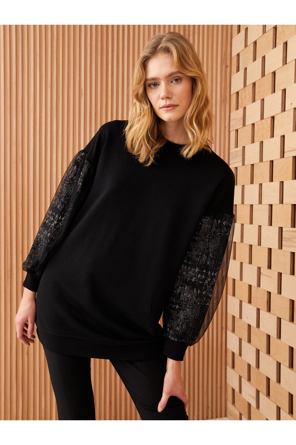 LC Waikiki Women's Tunic with a Crew Neck Embroidered Long Sleeve