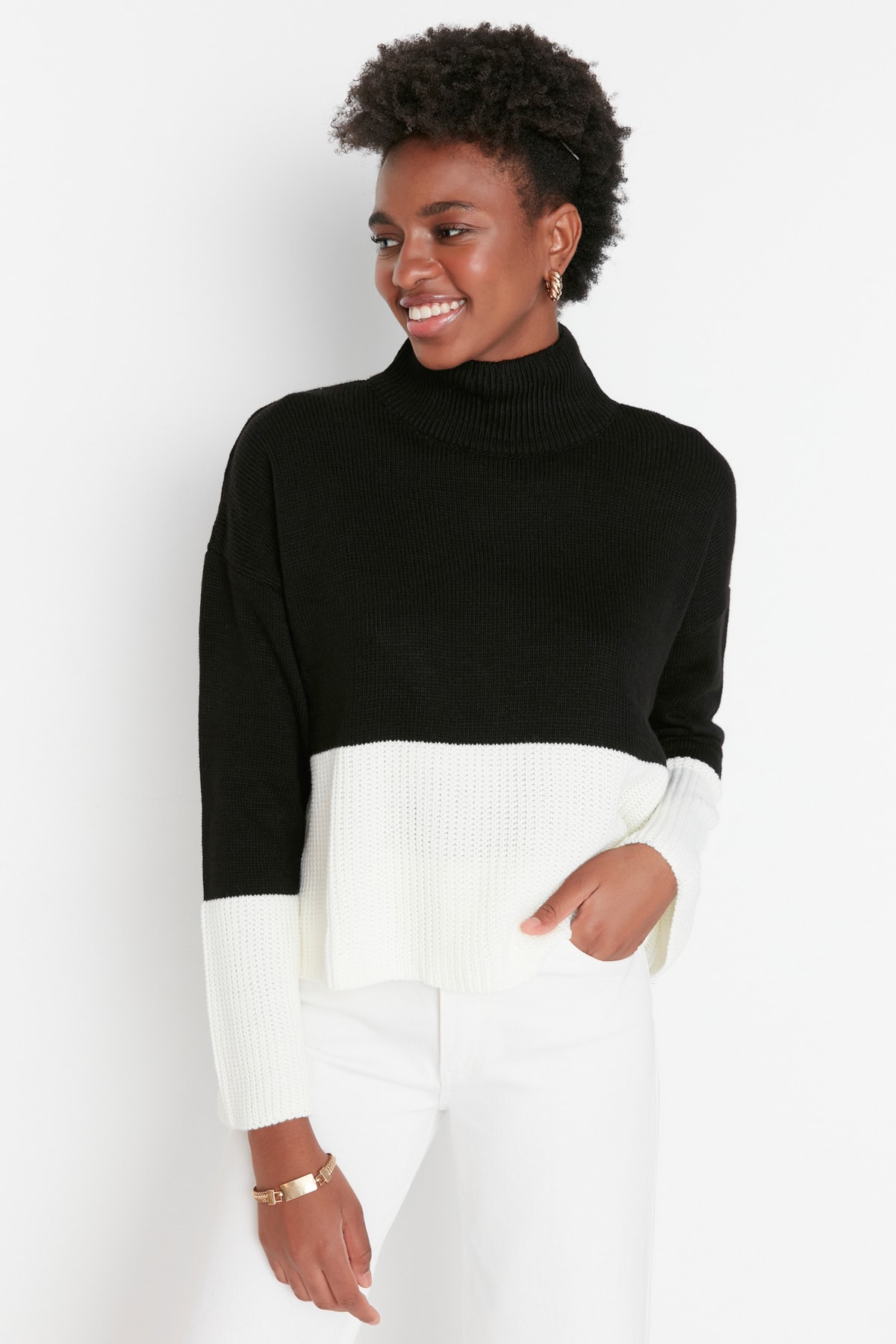 Trendyol Sweater - Black - Regular fit