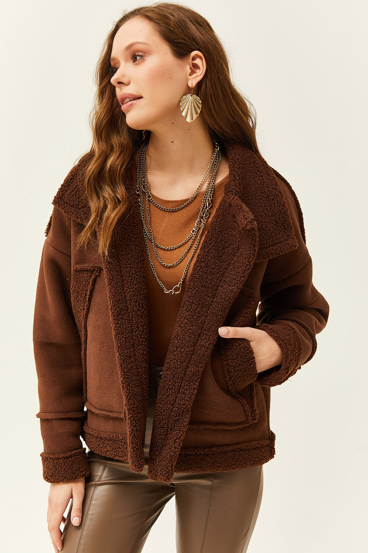 Olalook Women's Bitter Brown Pocket Thick Fur Coat