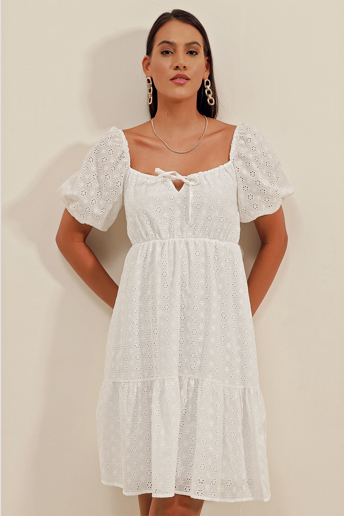 Bigdart 2392 Scalloped Dress - White