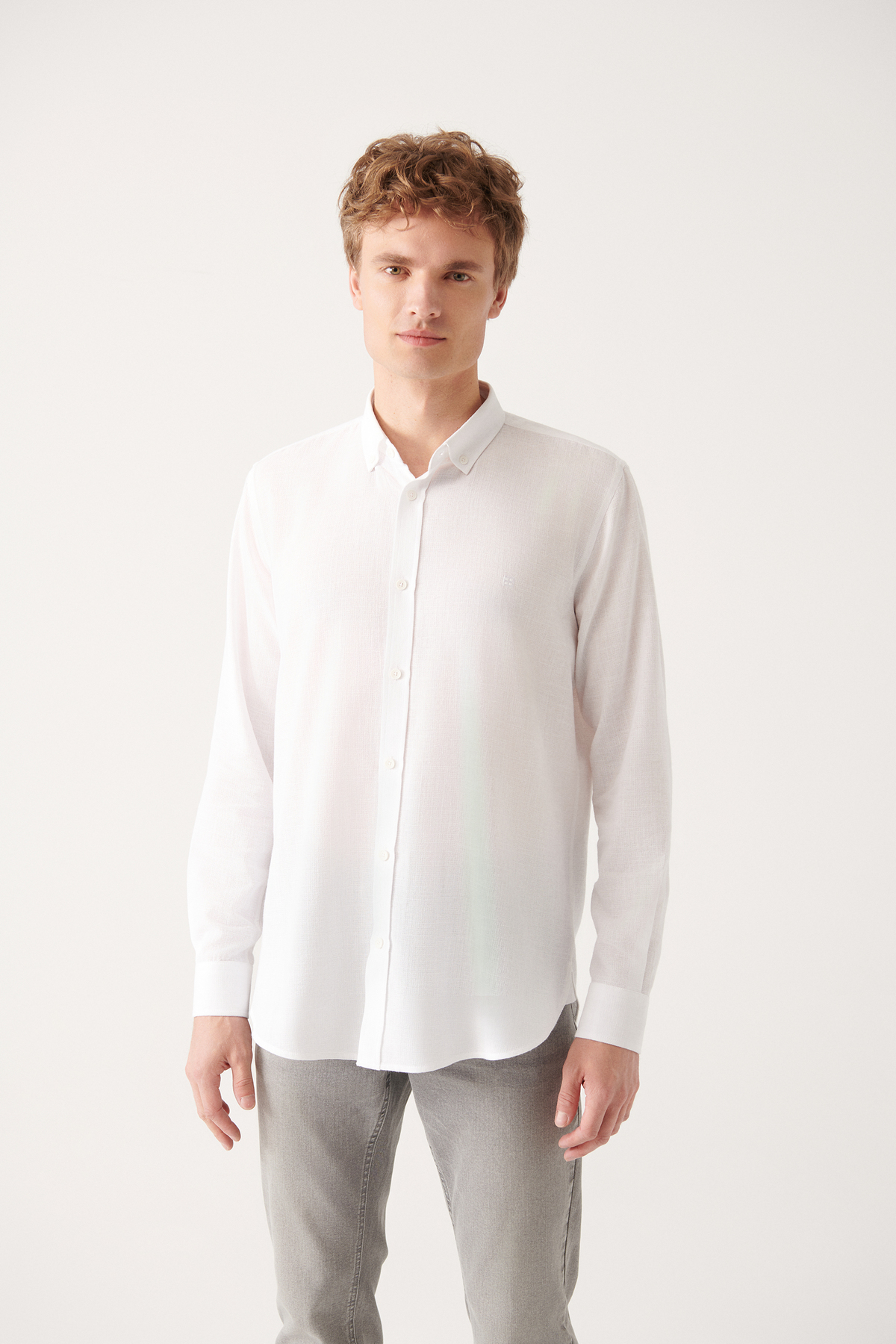Levně Avva Men's White Easy Iron Button Collar Textured Cotton Regular Fit Shirt