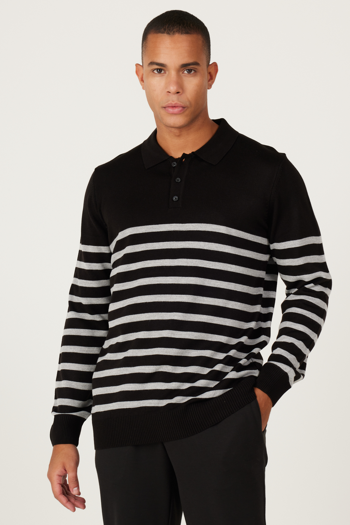 Levně ALTINYILDIZ CLASSICS Men's Black-Anthracite Standard Fit Regular Fit Polo Neck Striped Knitwear Sweater