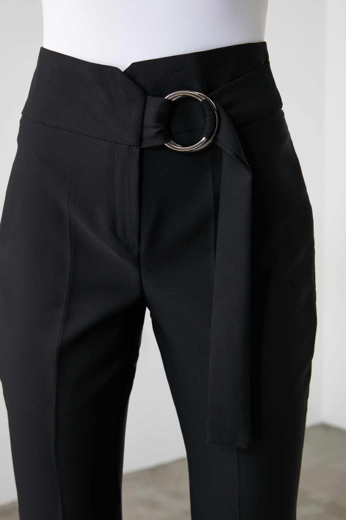 Pantaloni dama Trendyol Detailed