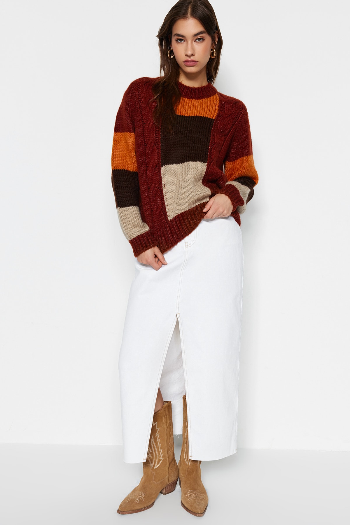 Levně Trendyol Tile Soft Textured Color Block Crew Neck Knitwear Sweater