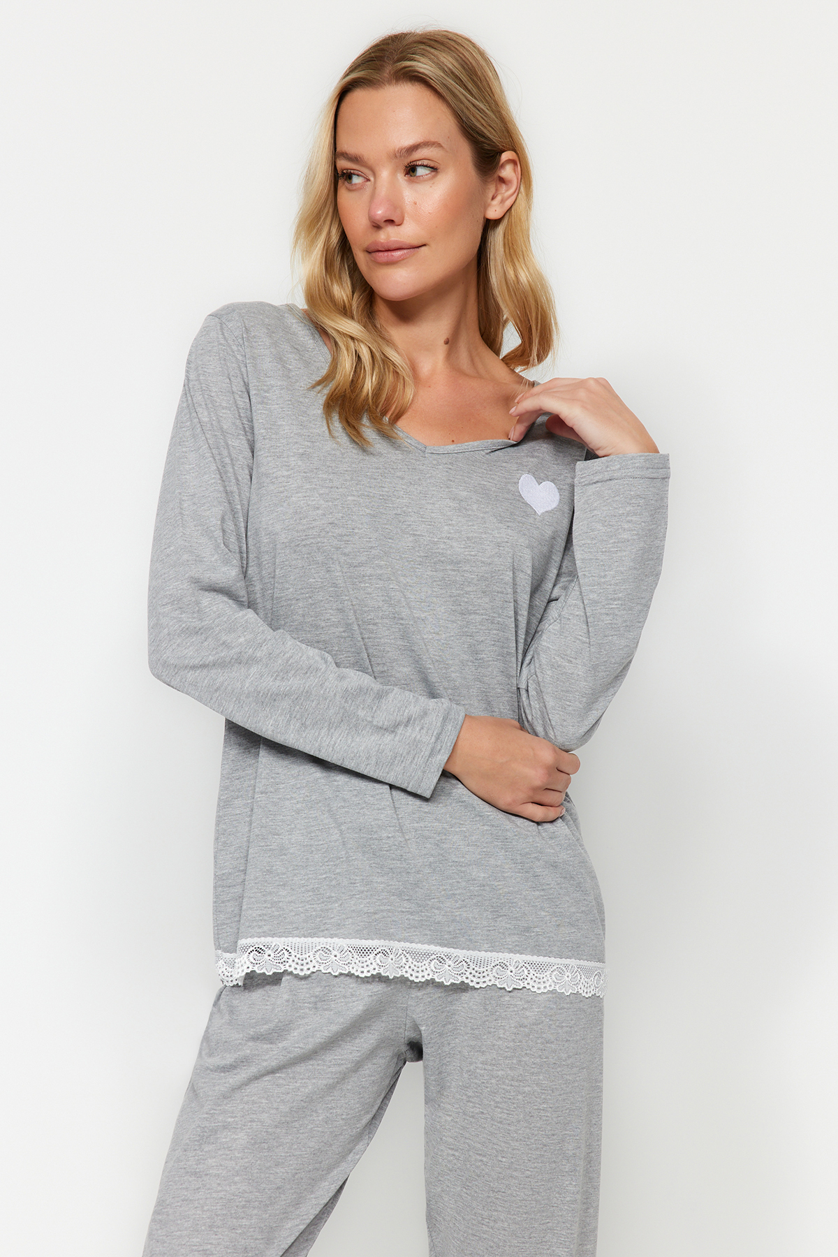 Trendyol Gray Heart Embroidered Lace Detailed Cotton Tshirt-Pants Knitted Pajamas Set
