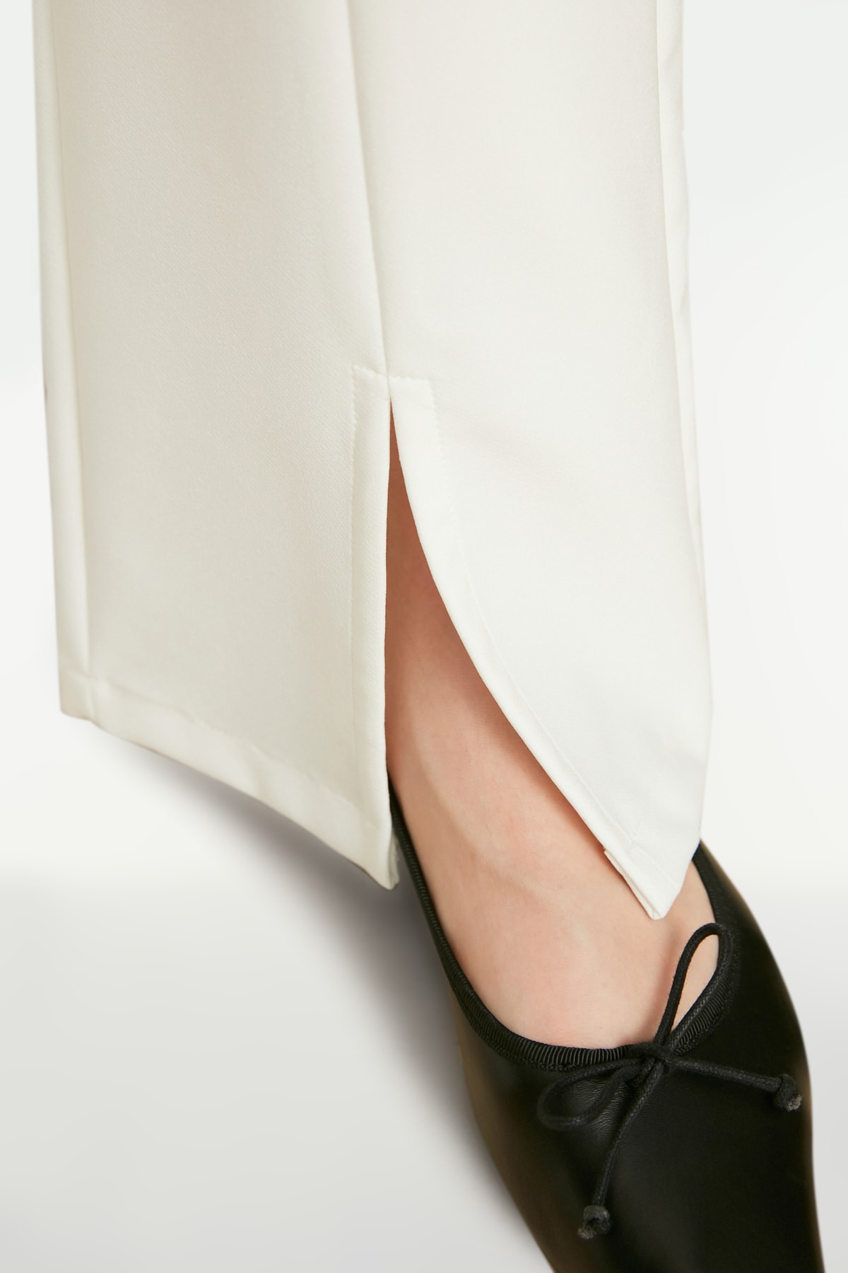 Trendyol Ecru High Waist Slit Pantaloni țesute detaliați cu buzunare