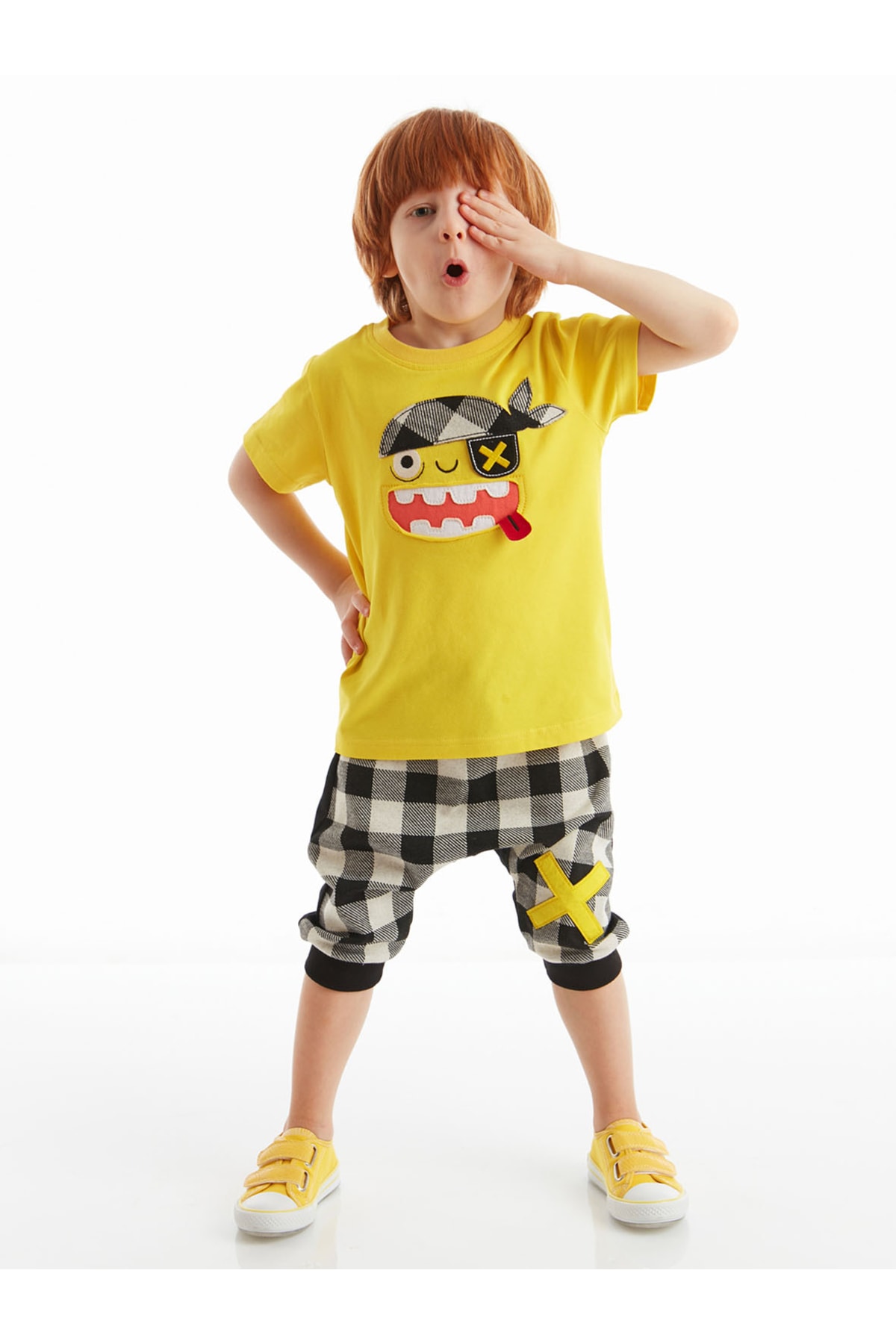 Levně Denokids Pirate Plaid Boy's T-shirt Capri Shorts Set