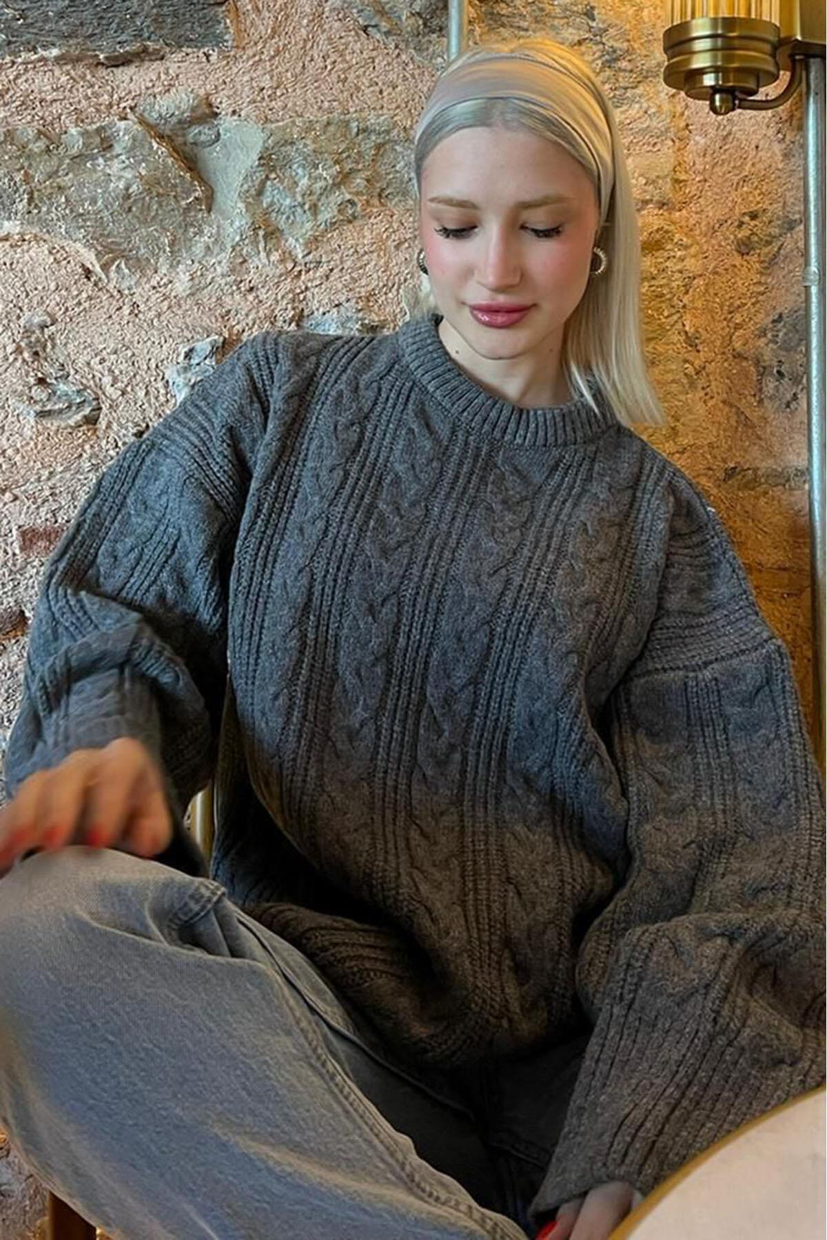 Levně Madmext Anthracite Crew Neck Knitted Knitwear Sweater
