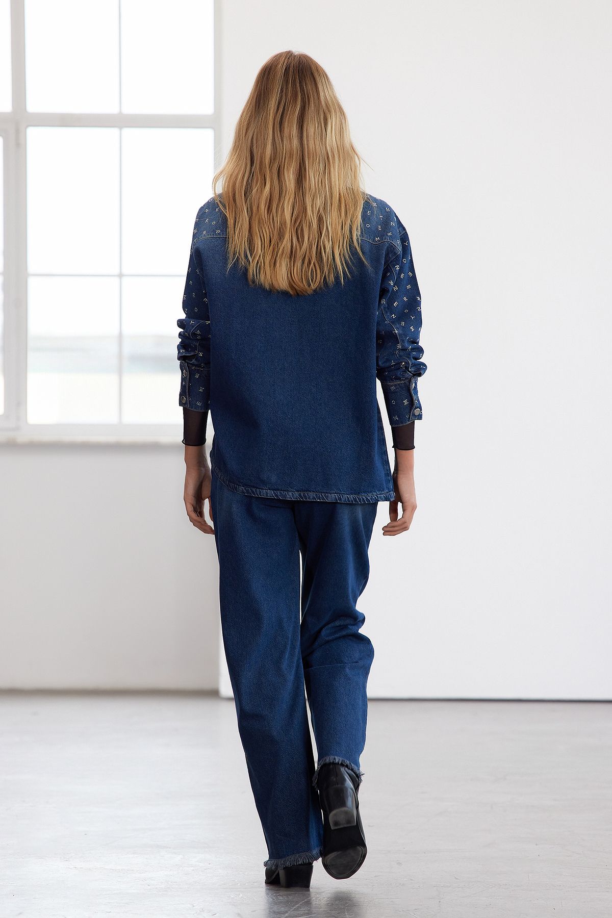 Trendyol Limited Edition Blue Jewelled Oversize Denim Jacket