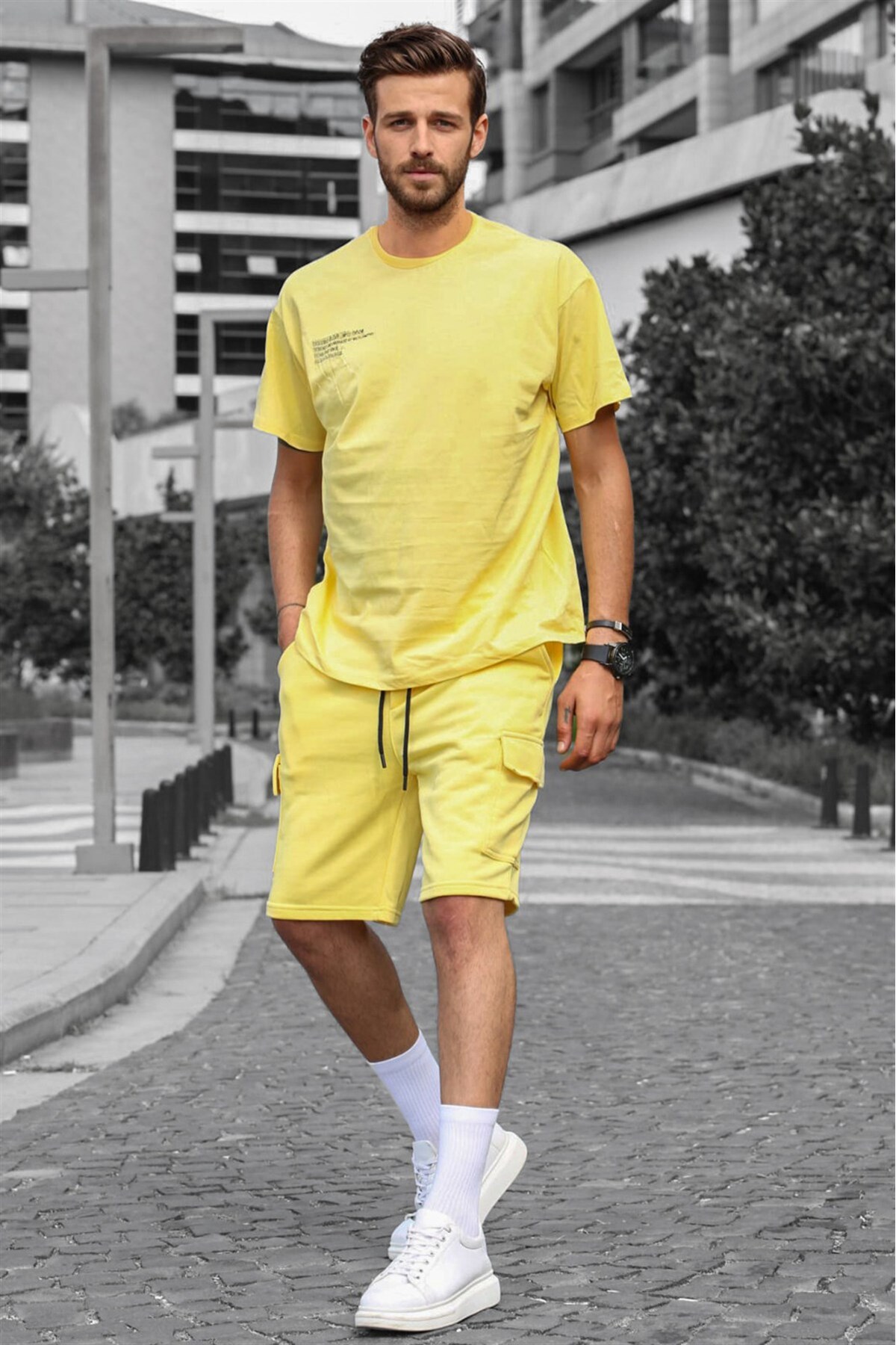 Levně Madmext Oversized Men's Yellow Shorts Set 5391