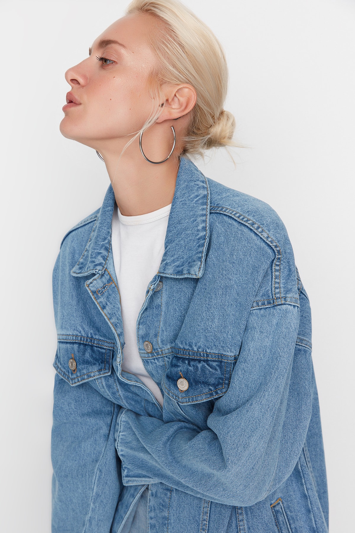 Jachetă Trendyol Blue Oversize Trucker Denim