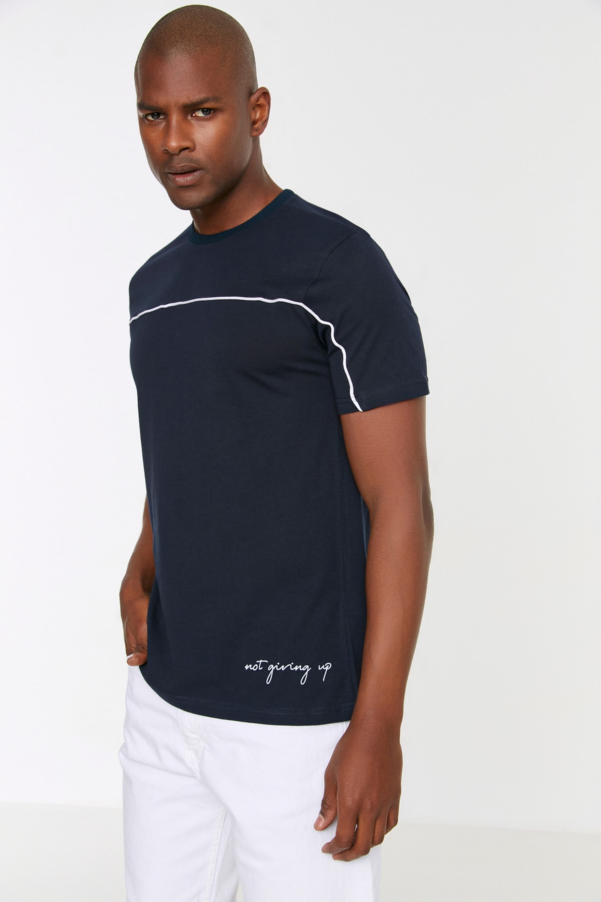 Herren T - Shirt Trendyol TMNSS22TS0610/Navy Blue