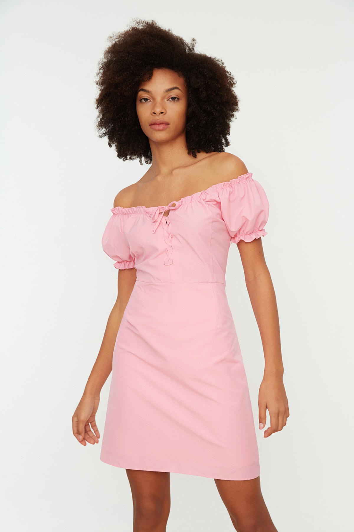 Trendyol Poplin Rochie cu roz detaliu obligatoriu