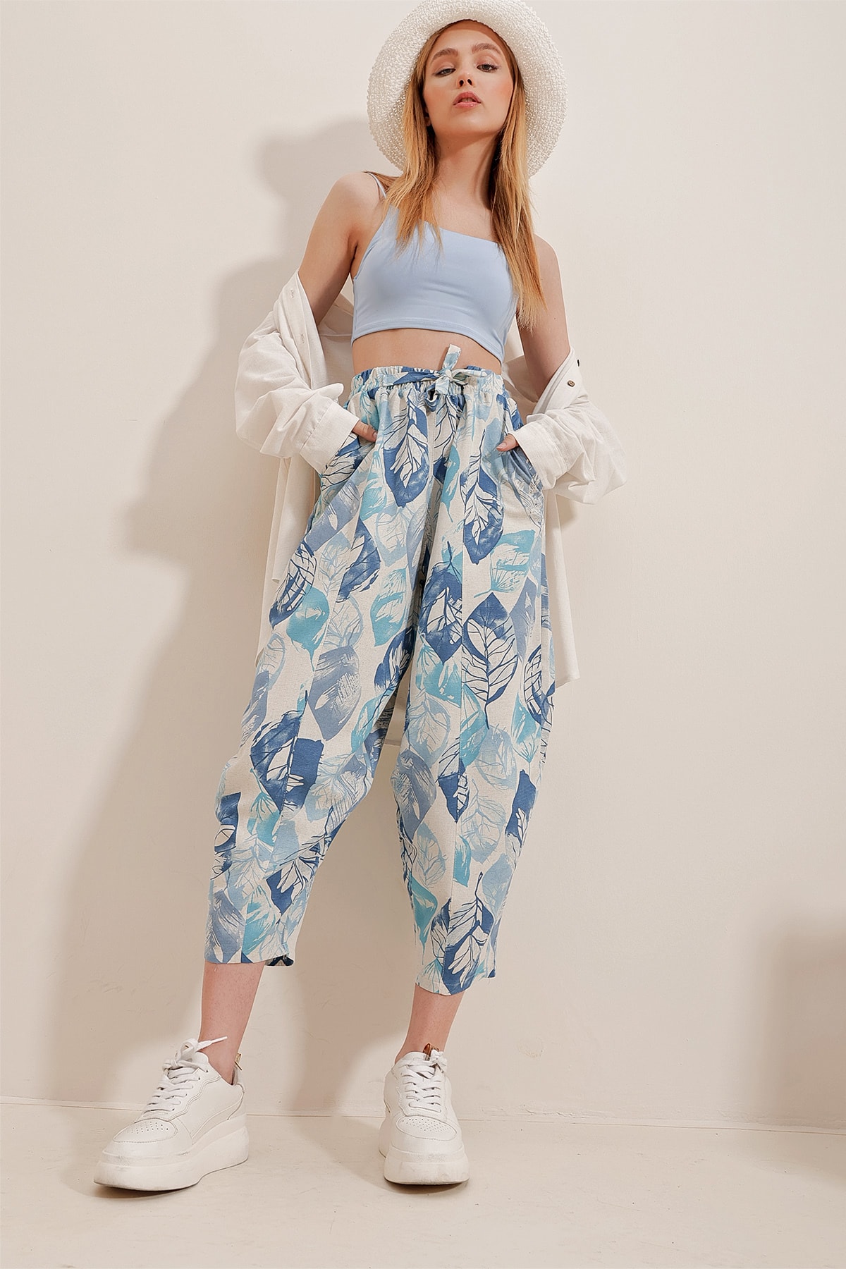 Trend Alaçatı Stili Women's Blue Patterned Loose Linen Trousers