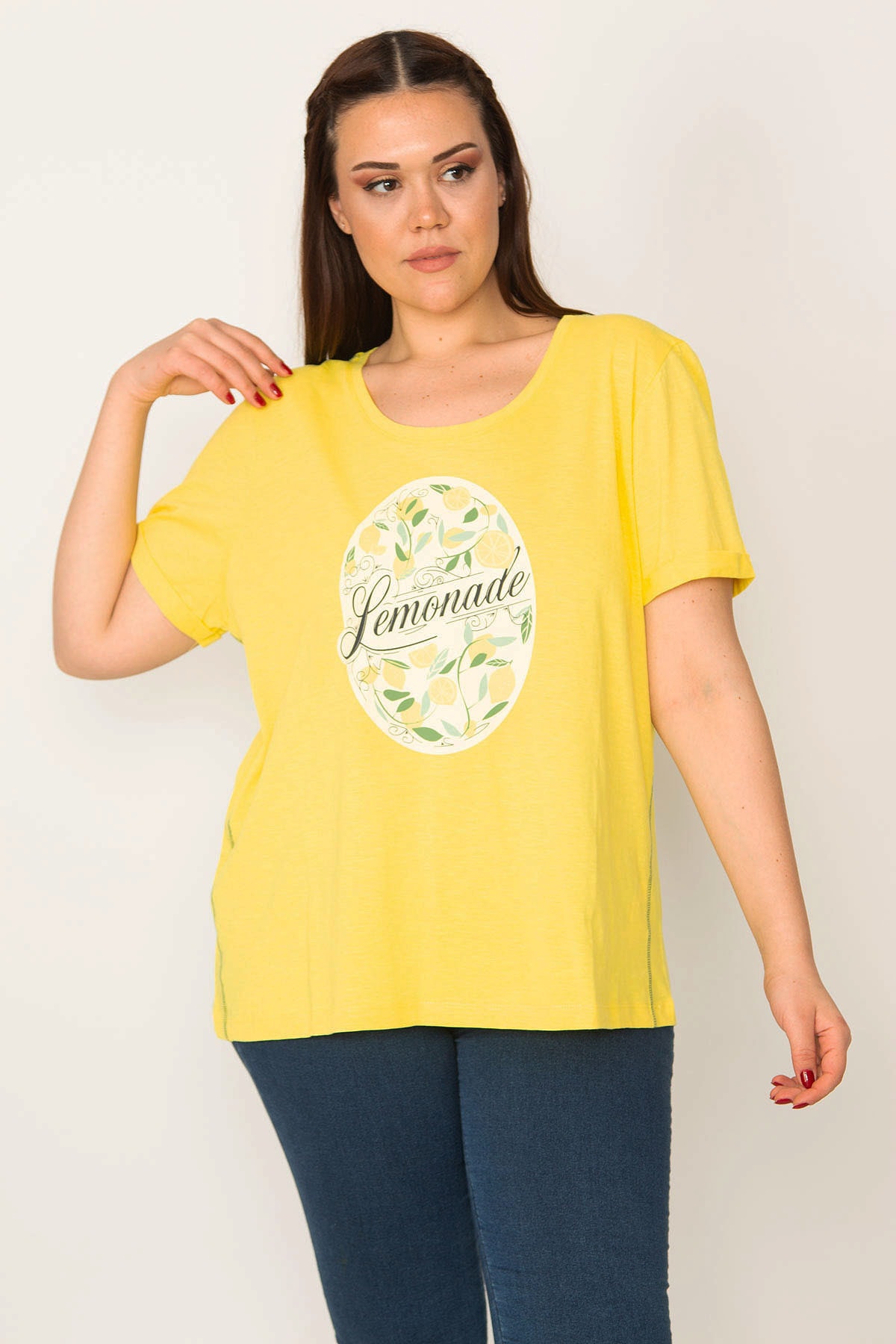 Levně Şans Women's Plus Size Yellow Cotton Fabric Crew Neck Front Printed Blouse