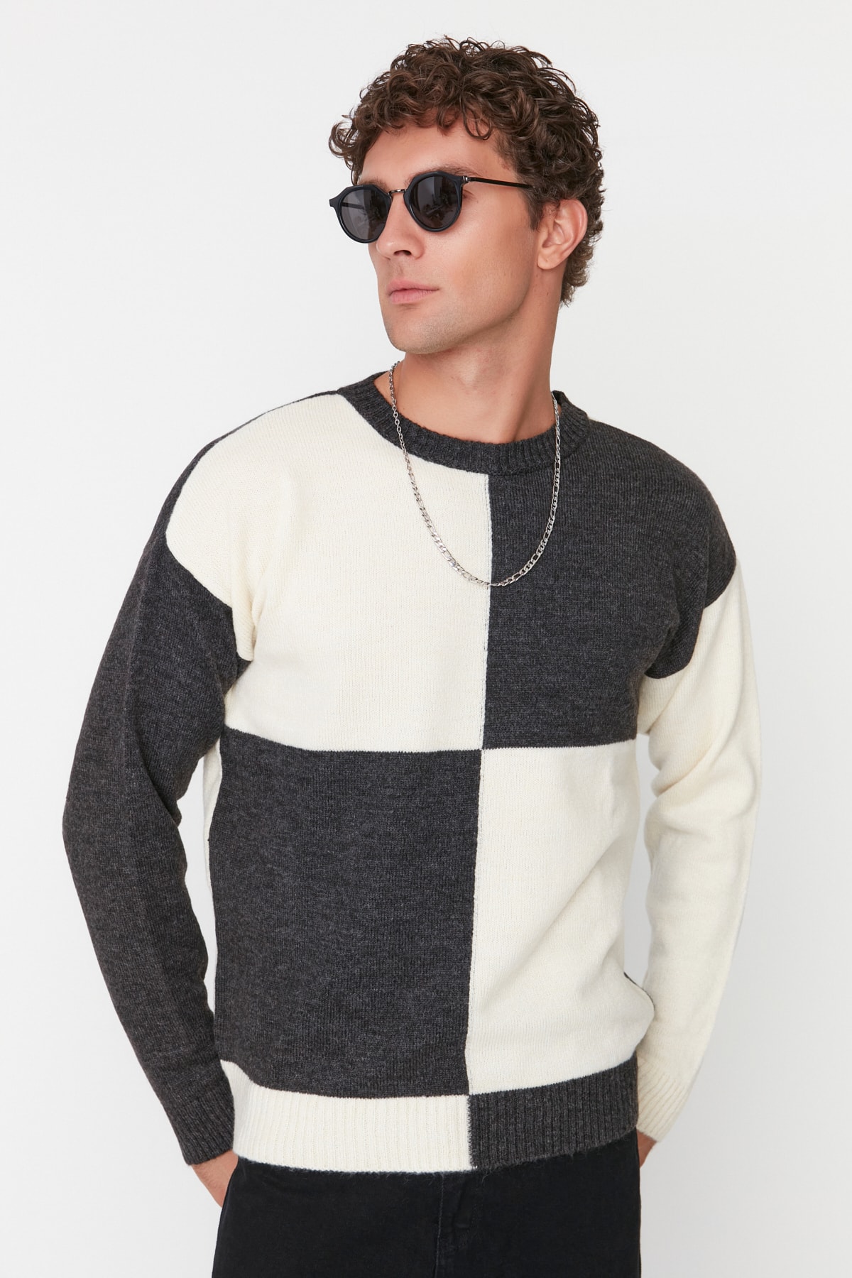 Trendyol Ecru - Anthracite Men's Oversize Fit Wide Fit Crew Neck Color Block Knitwear Sweater