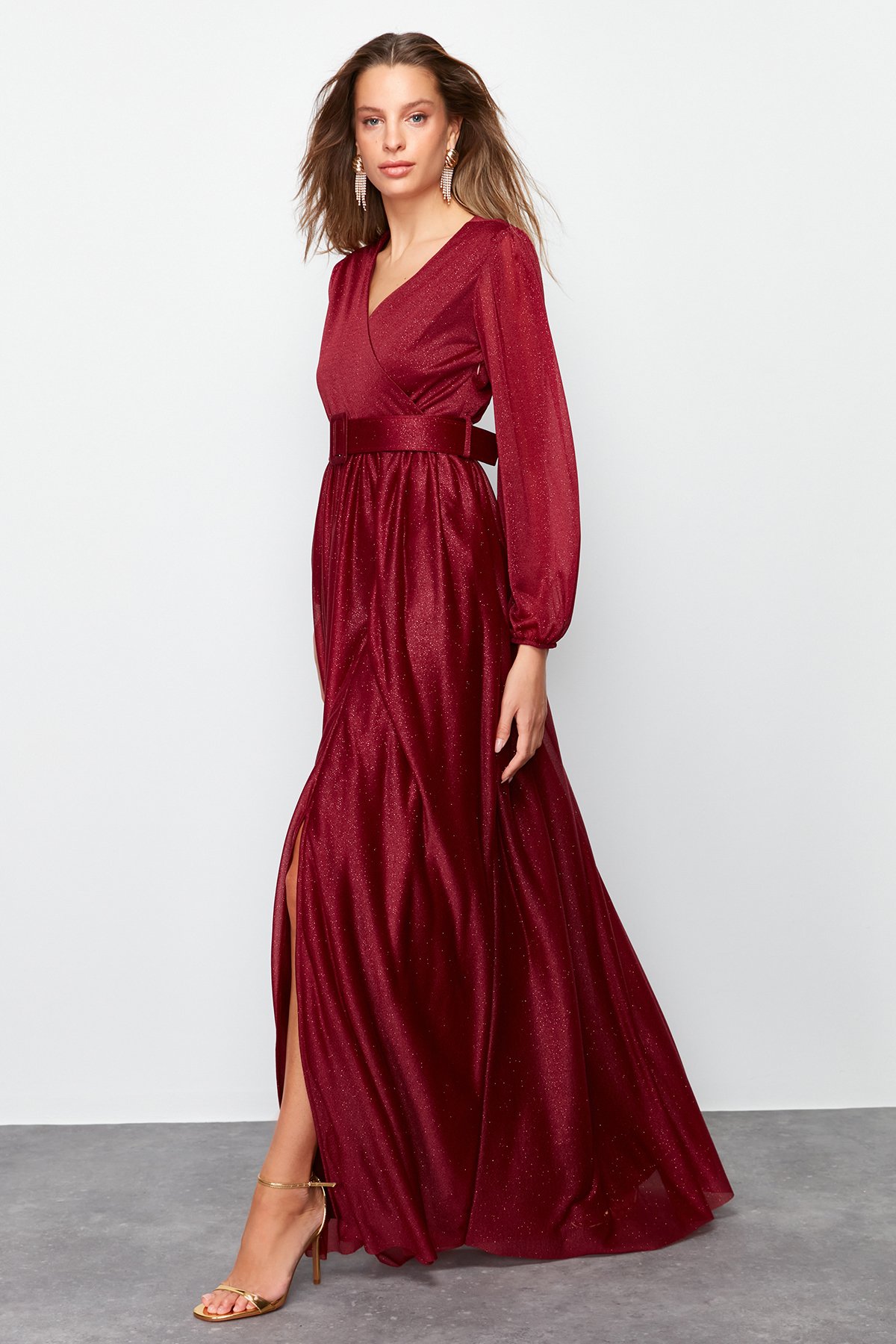 Levně Trendyol Burgundy Satin Belt Detailed Long Evening Dress