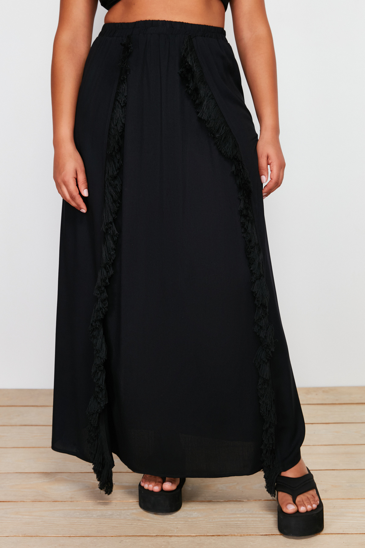 Trendyol Curve Black Maxi Length Woven Tasseled Slit Detailed Beach Wear Skirt