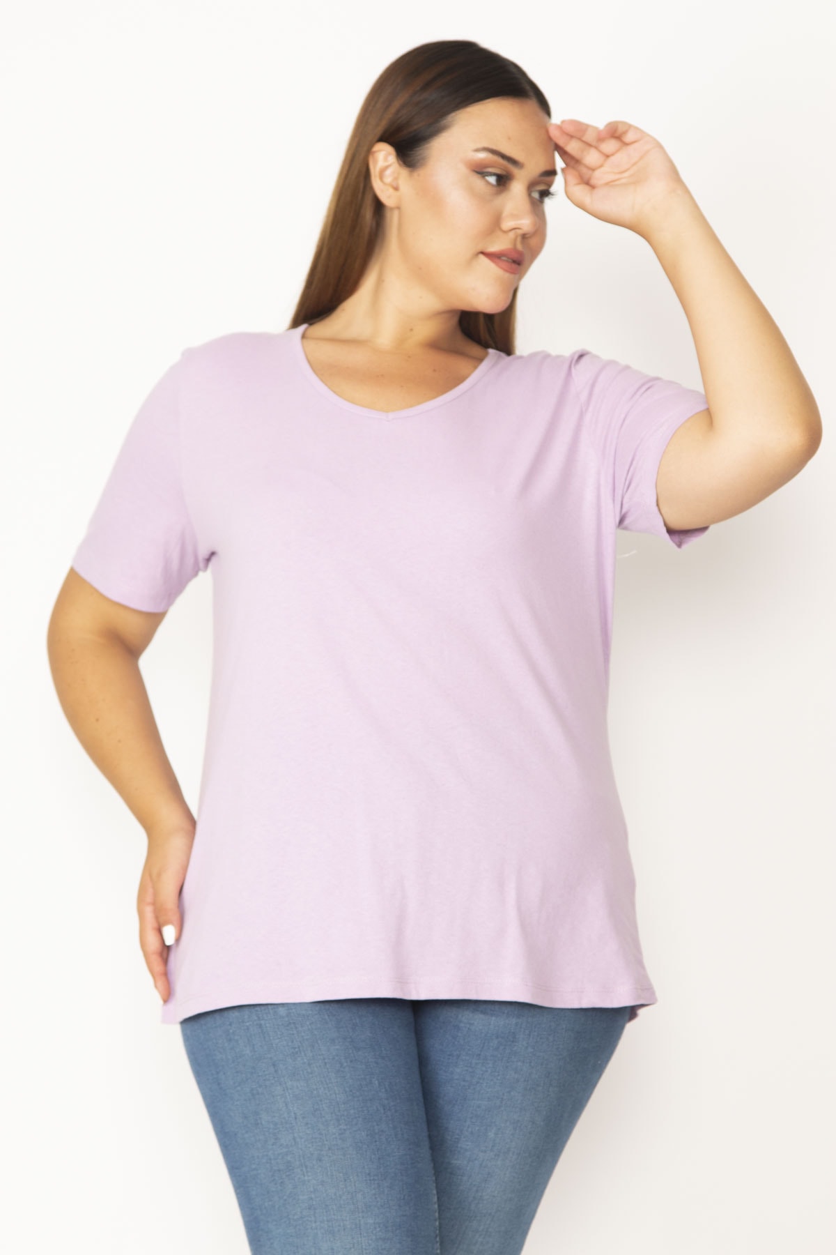 Levně Şans Women's Plus Size Lilac Cotton Fabric V-Neck Short Sleeve Blouse