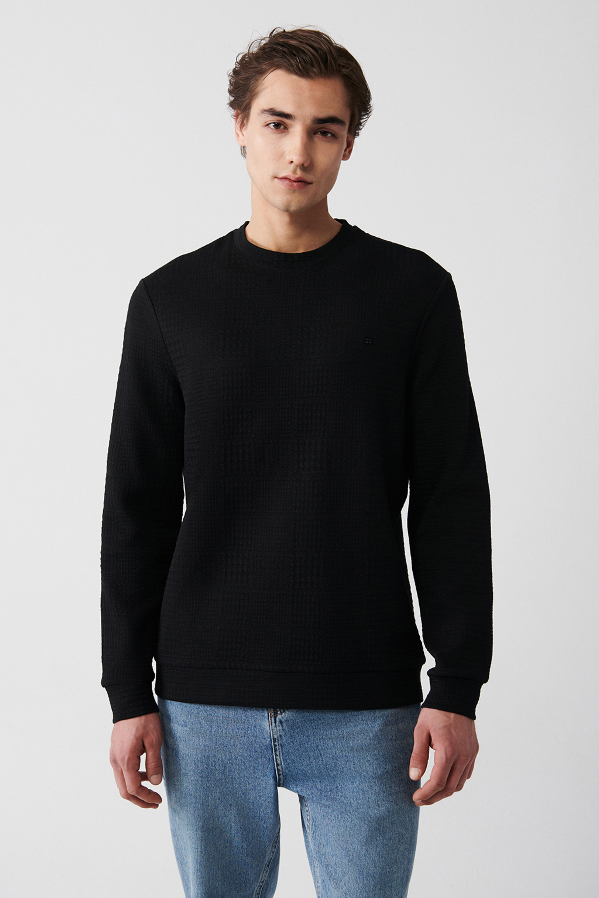 Levně Avva Men's Black Crew Neck Cotton Jacquard Regular Fit Sweatshirt