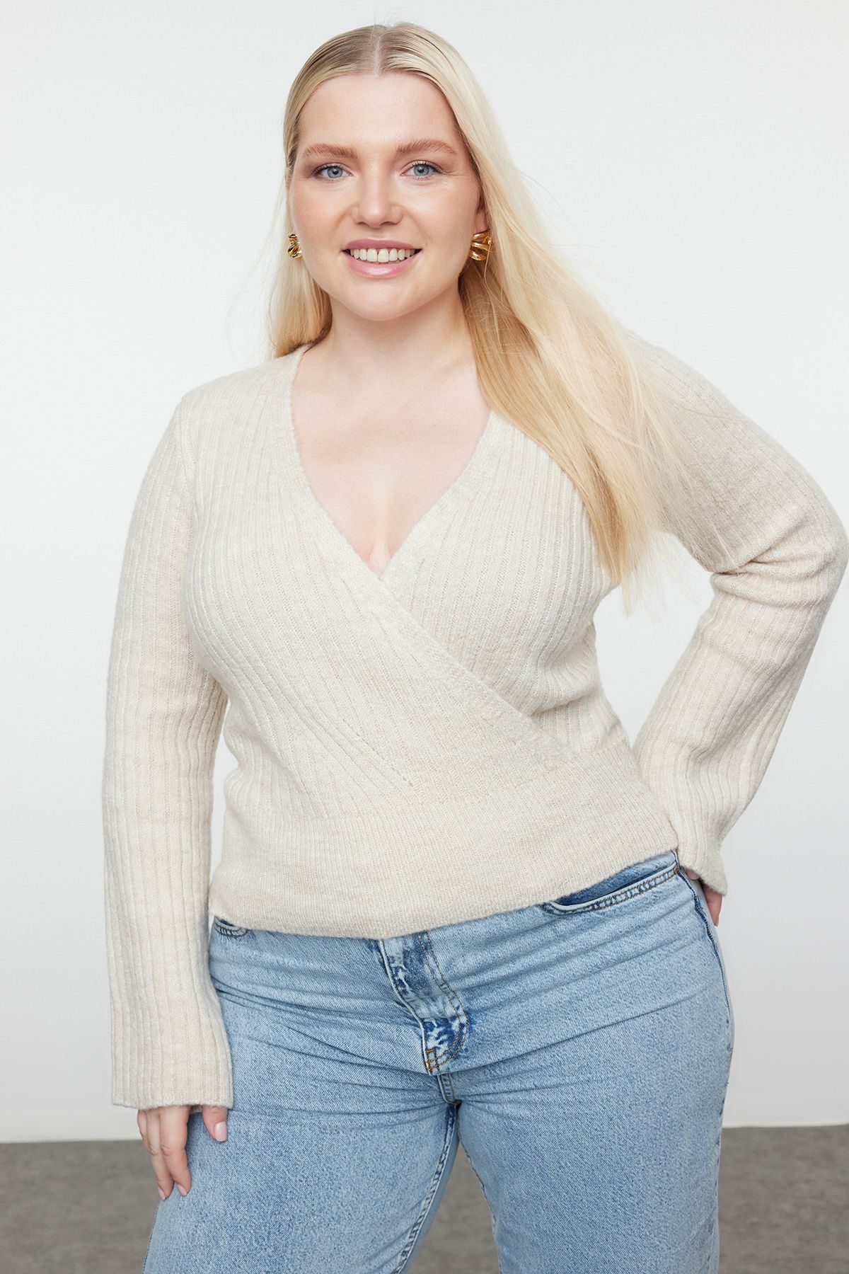 Trendyol Curve Beige Double Breasted Collar Ribbed Crop Knitwear Sweater