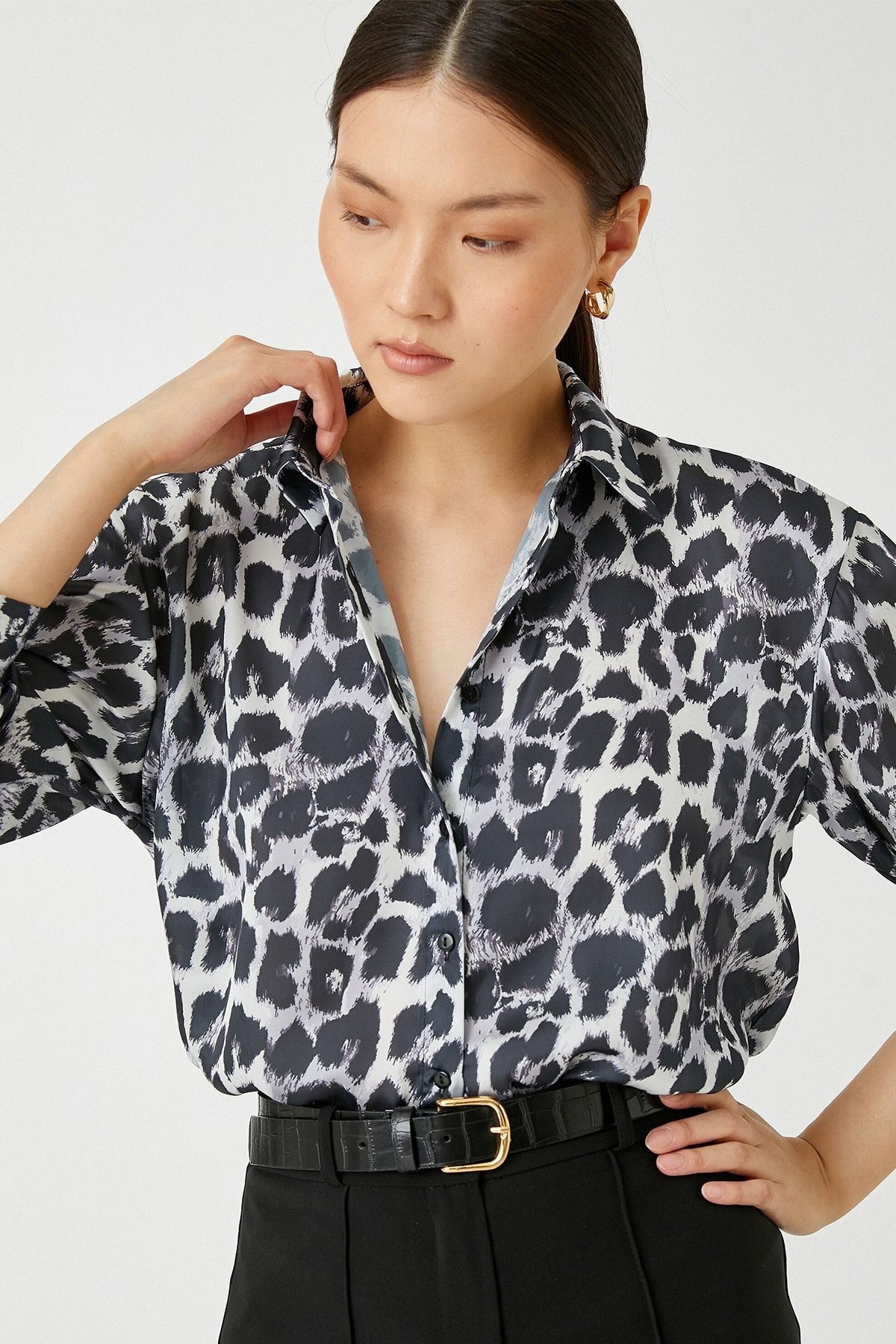 Levně Koton Women's Long Sleeve Leopard Patterned Shirt 3wak60053pw