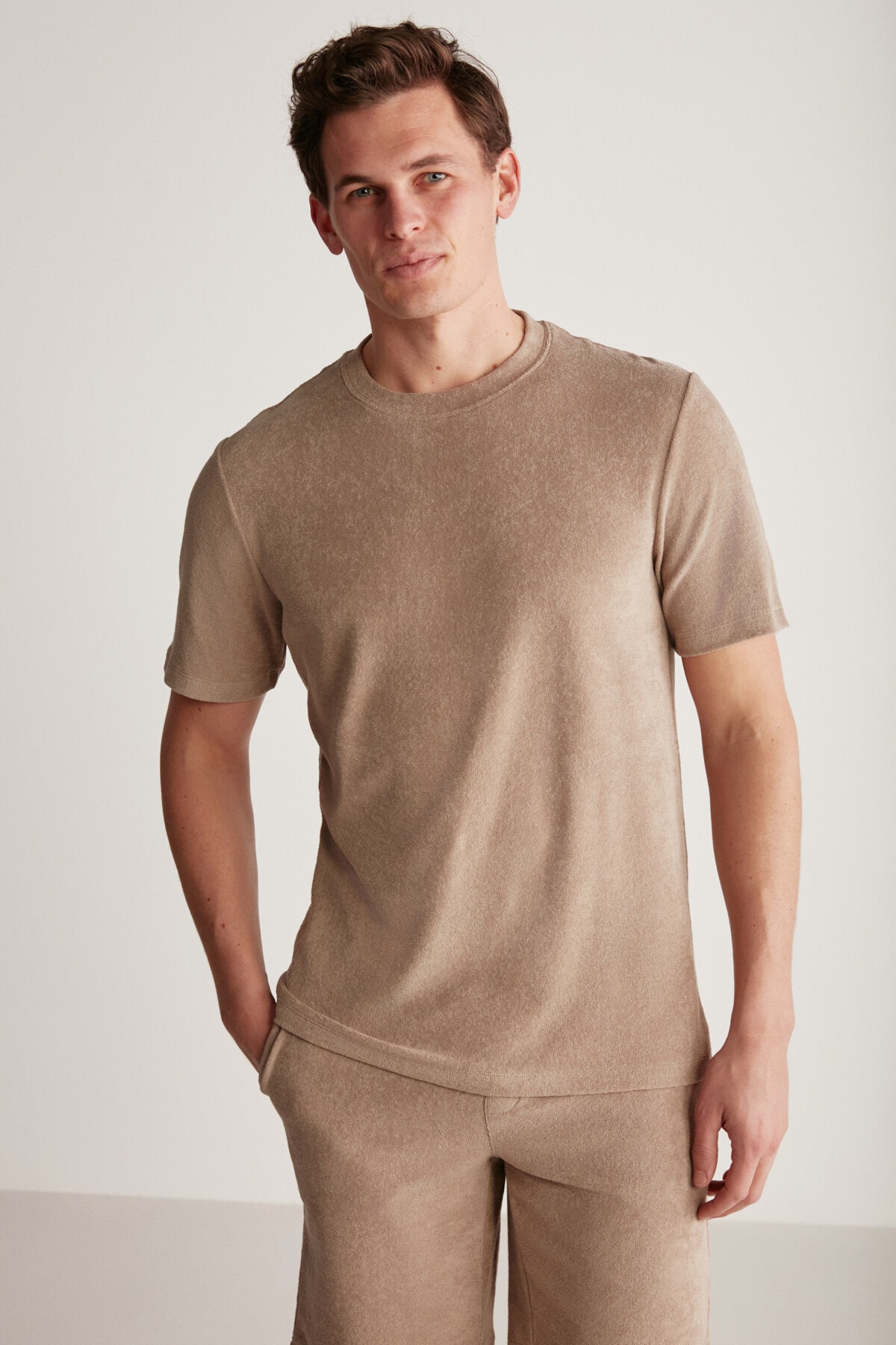 Levně GRIMELANGE Javed Towel Regular Brown T-shirt