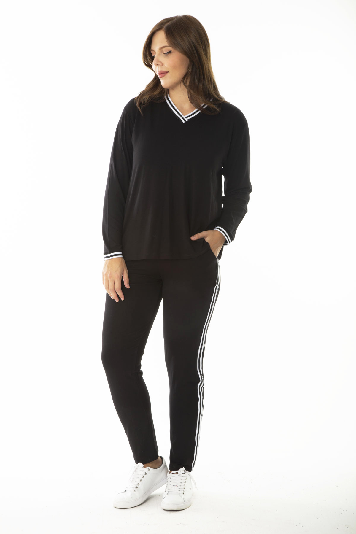 Levně Şans Women's Plus Size Black Ribbed Long Sleeve Blouse Trousers Tracksuit