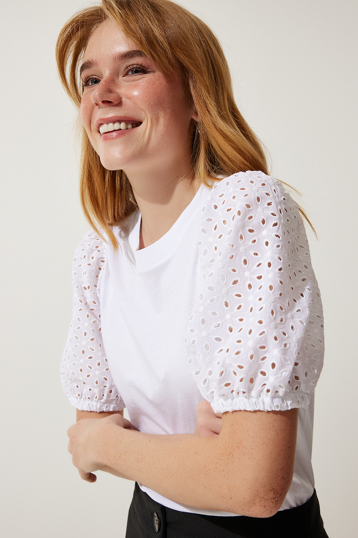 Happiness İstanbul Women's White Scalloped Knitted T-Shirt