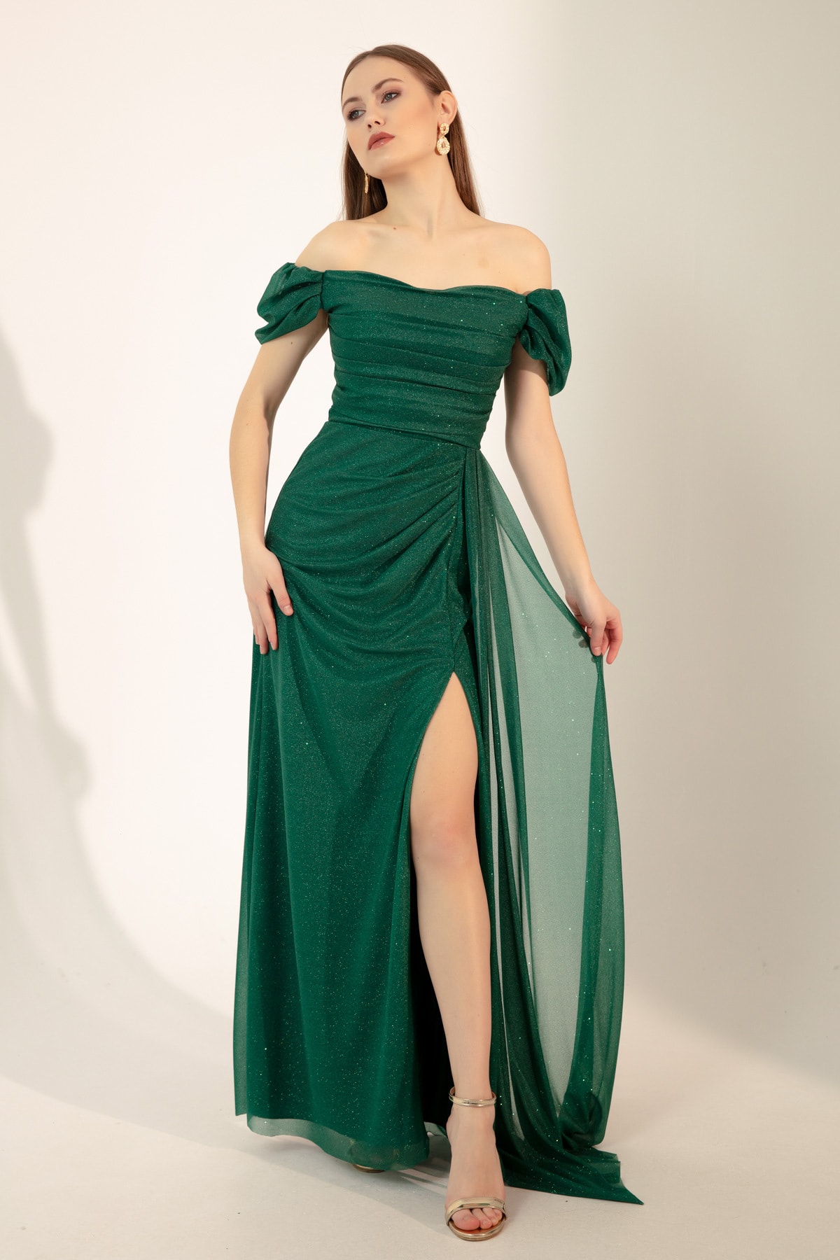 Levně Lafaba Women's Emerald Green Boat Collar Draped Long Glittery Evening Dress with a Slit.