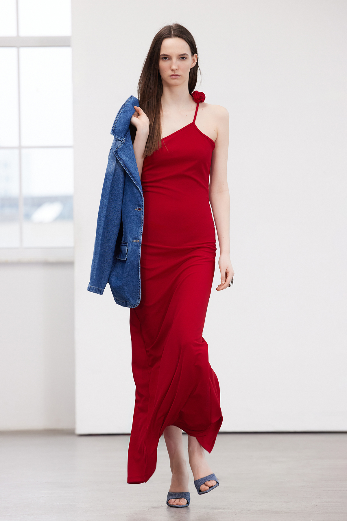 Levně Trendyol Limited Edition Red Body-Fitting Night Long Evening Dress