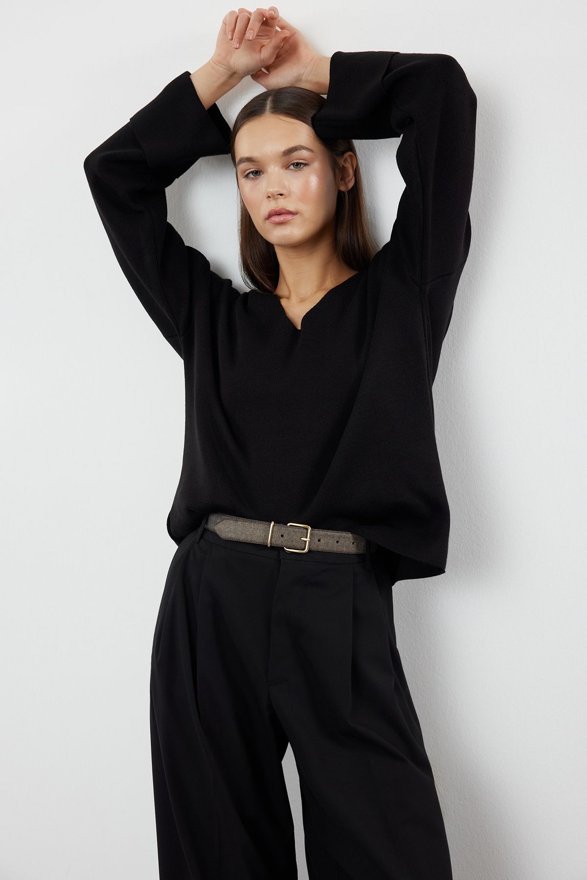 Trendyol Black Wide Fit Sleeve Folded Knitwear Sweater