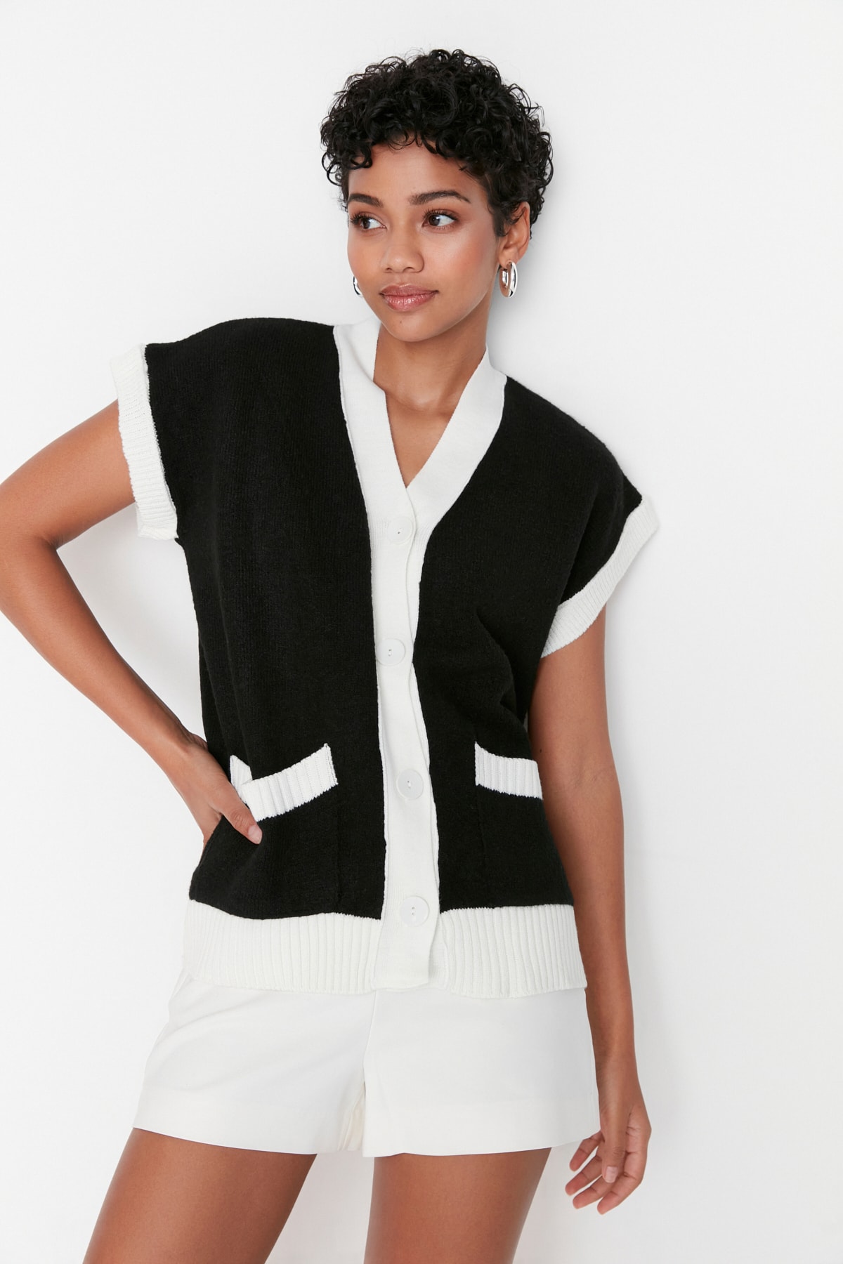 Trendyol Sweater Vest - Black - Regular fit