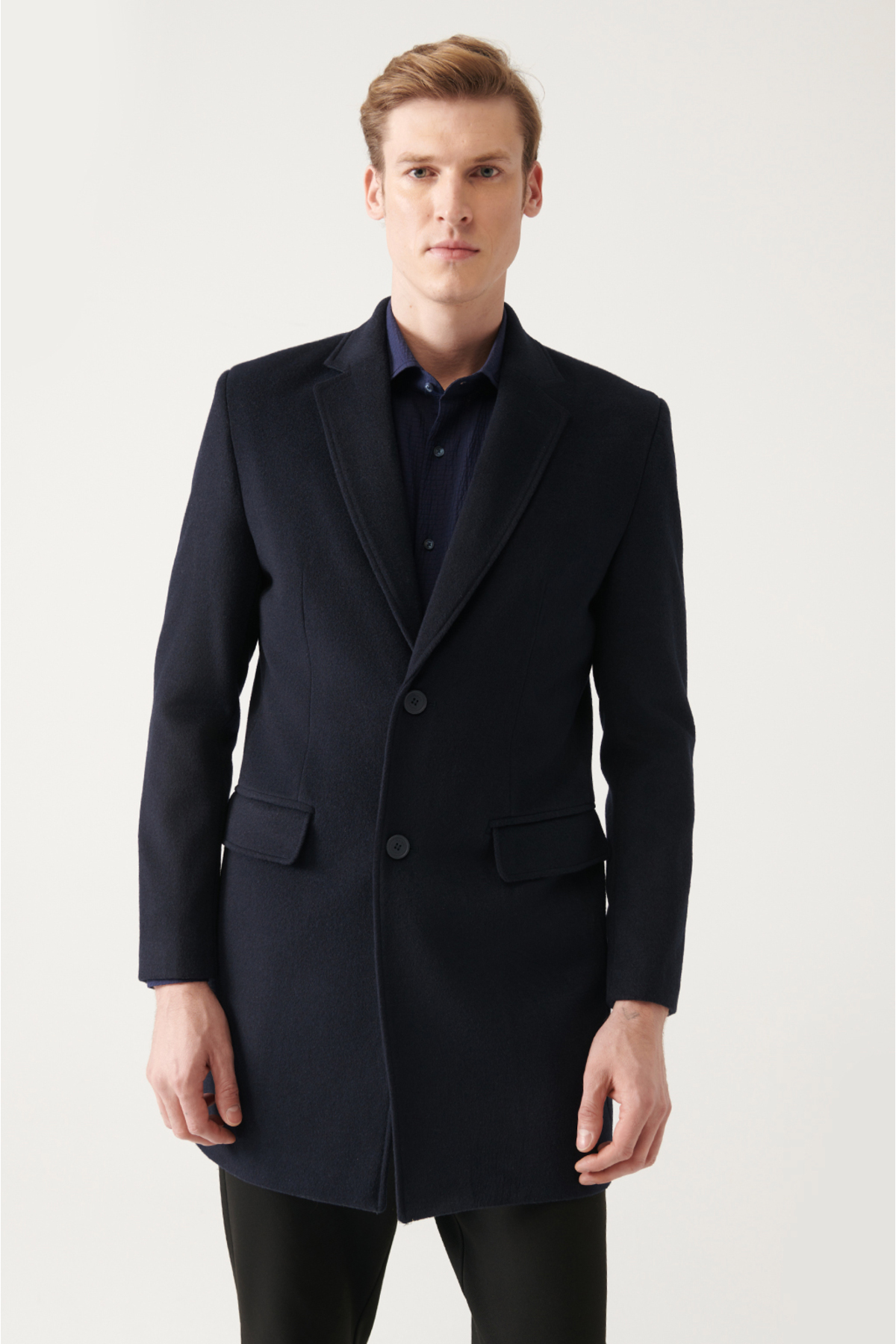 Levně Avva Men's Navy Blue Slit Woolen Cachet Comfort Fit Relaxed Cut Coat