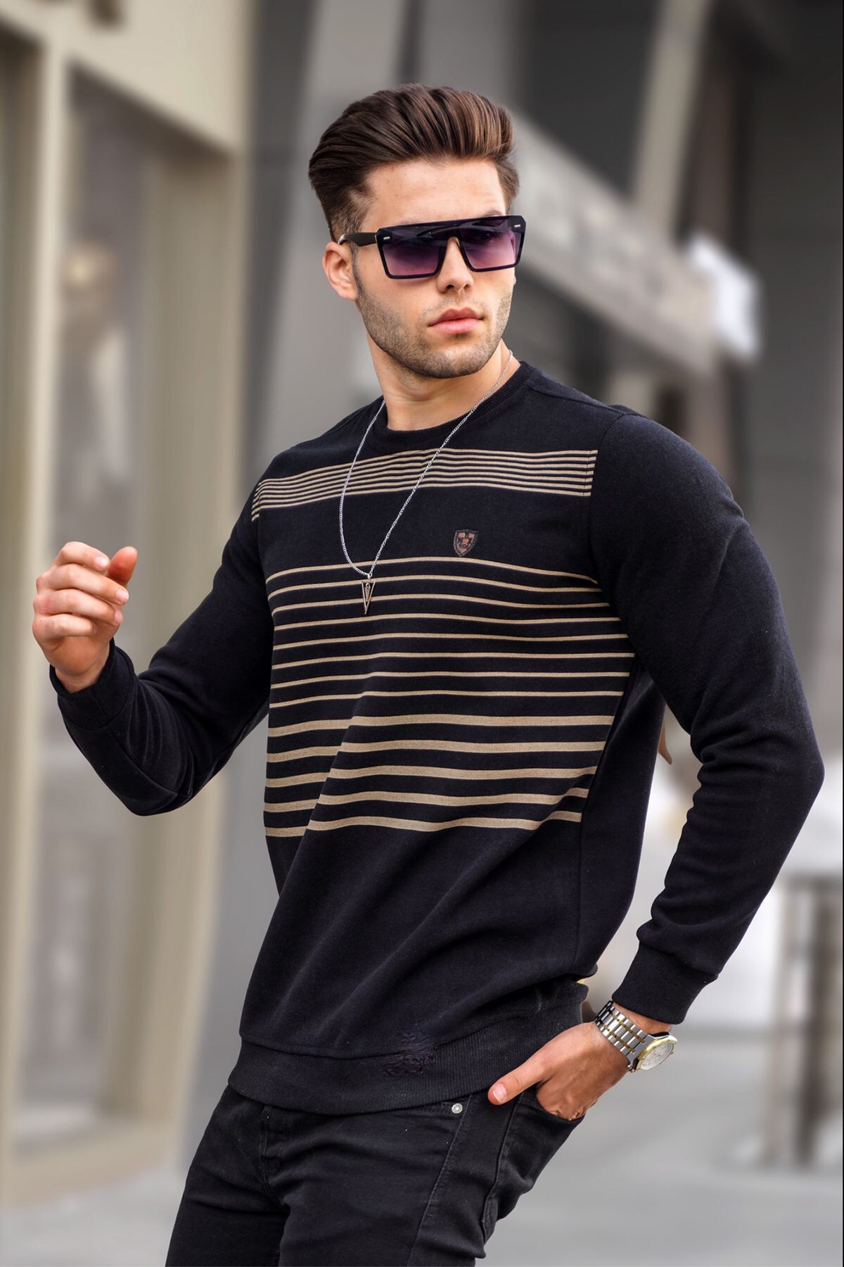 Levně Madmext Black Striped Crew Neck Knitwear Sweater 5961