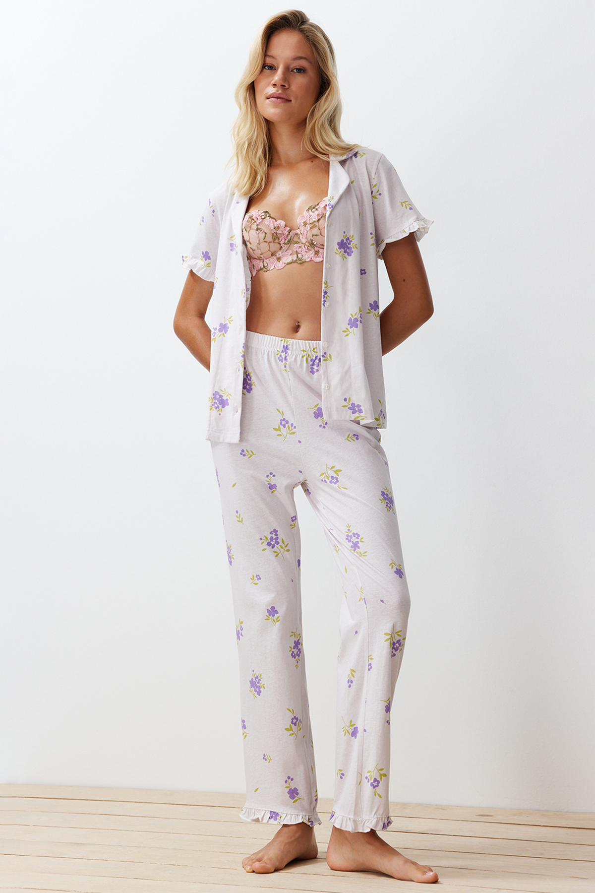 Levně Trendyol Ecru-Multi Color 100% Cotton Floral Ruffle Detail Knitted Pajamas Set