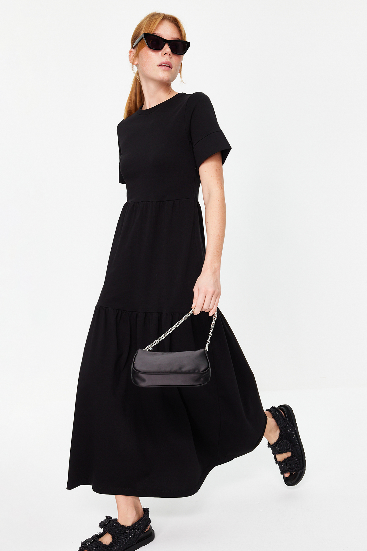 Levně Trendyol Black Gathered Skirt Ruffle Maxi Short Sleeve Crew Neck Knitted Dress