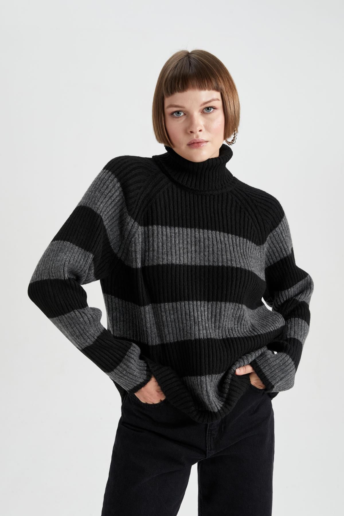 DEFACTO Oversize Fit Turtleneck Ribbed Sweater