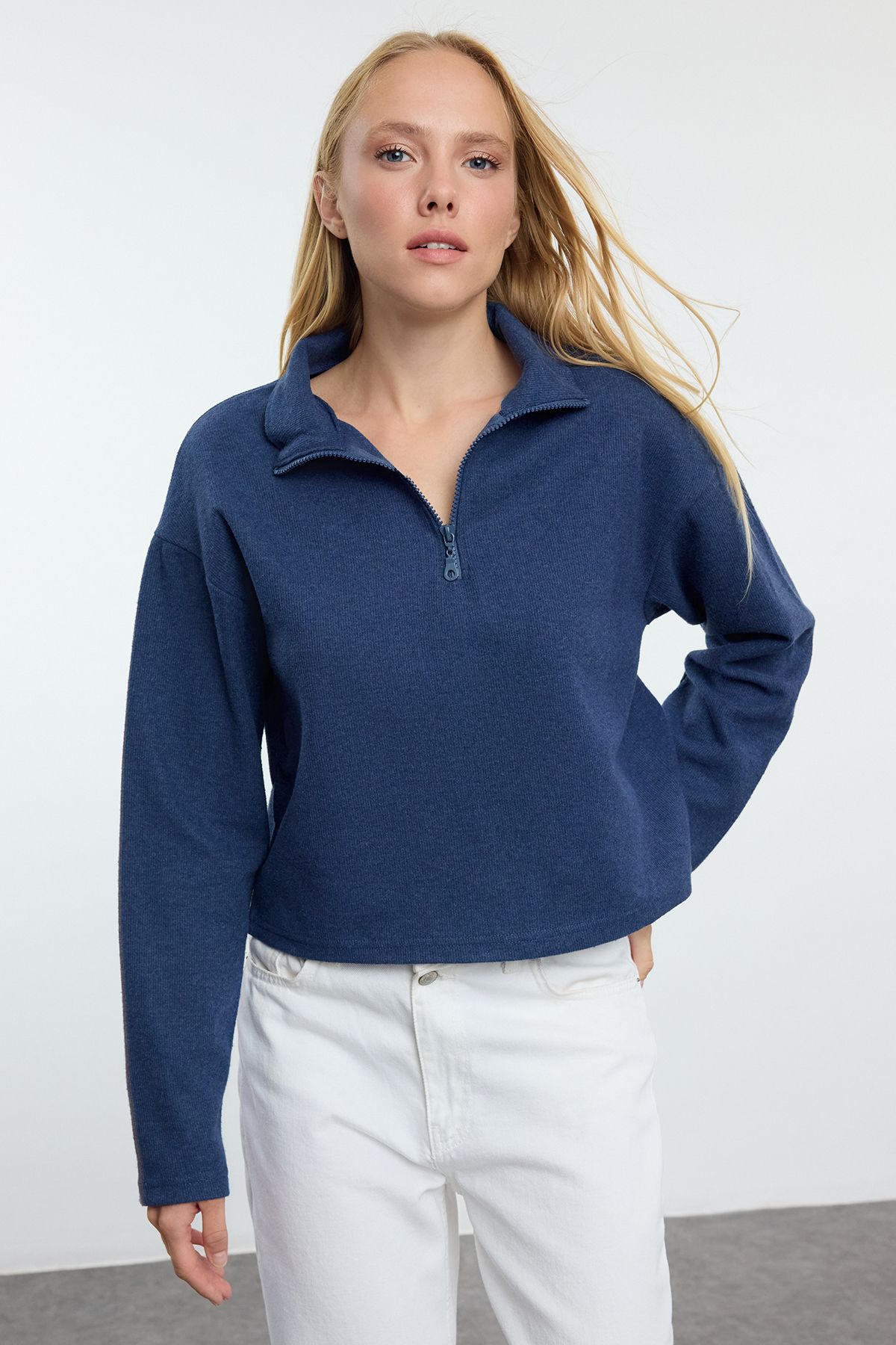 Trendyol Indigo Thessaloniki/Knitwear Look Zipper Collar Regular/Normal Fit Knitted Sweatshirt