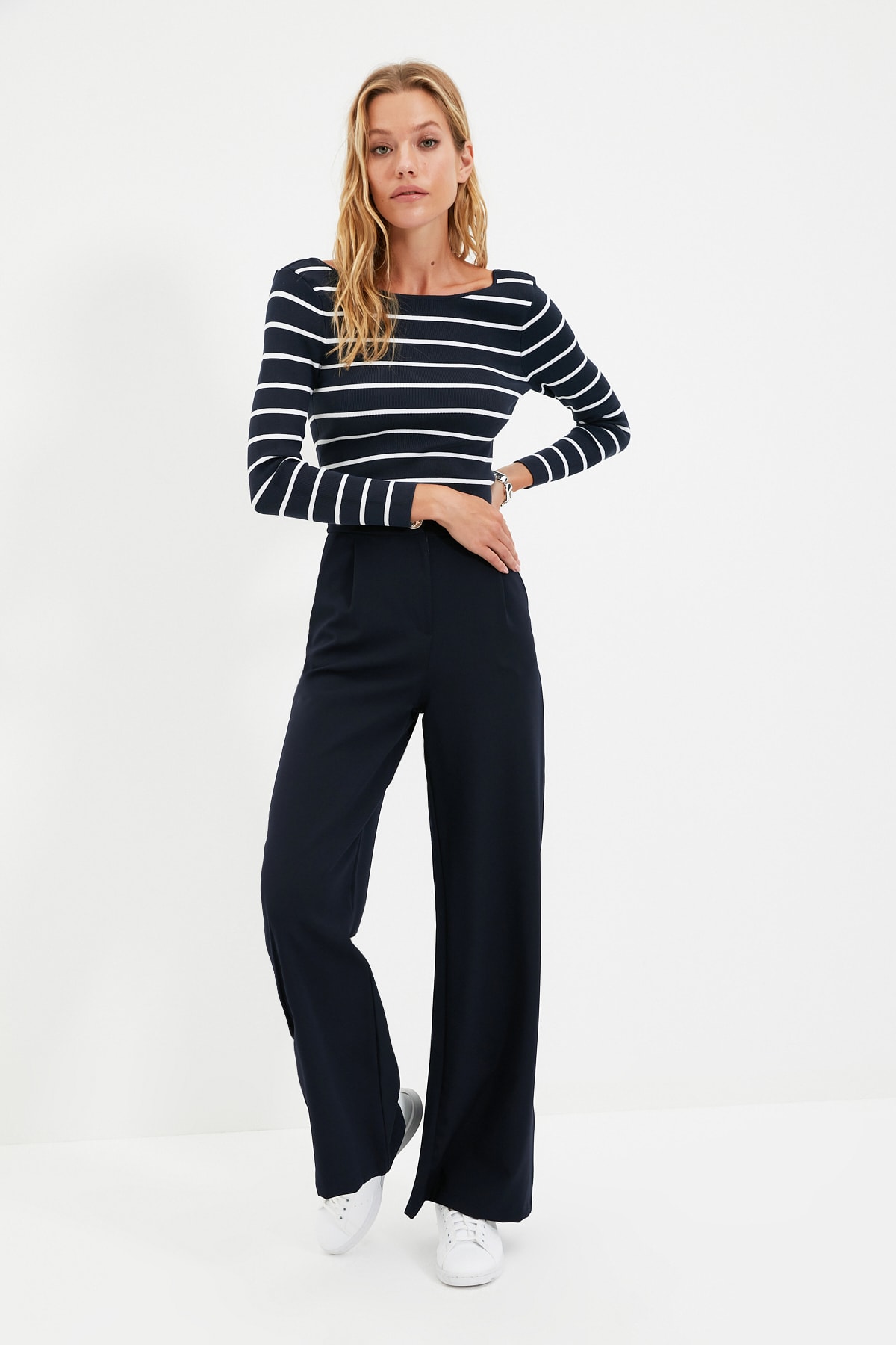 Pantaloni dama, Trendyol Navy