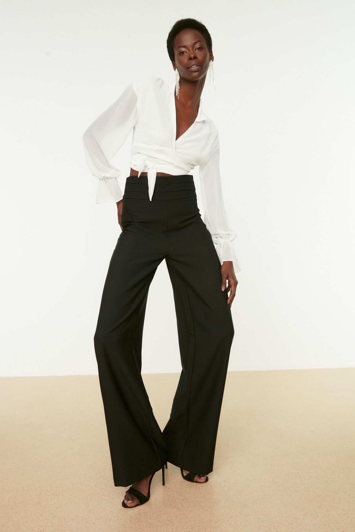 Pantaloni dama, Trendyol Detailed