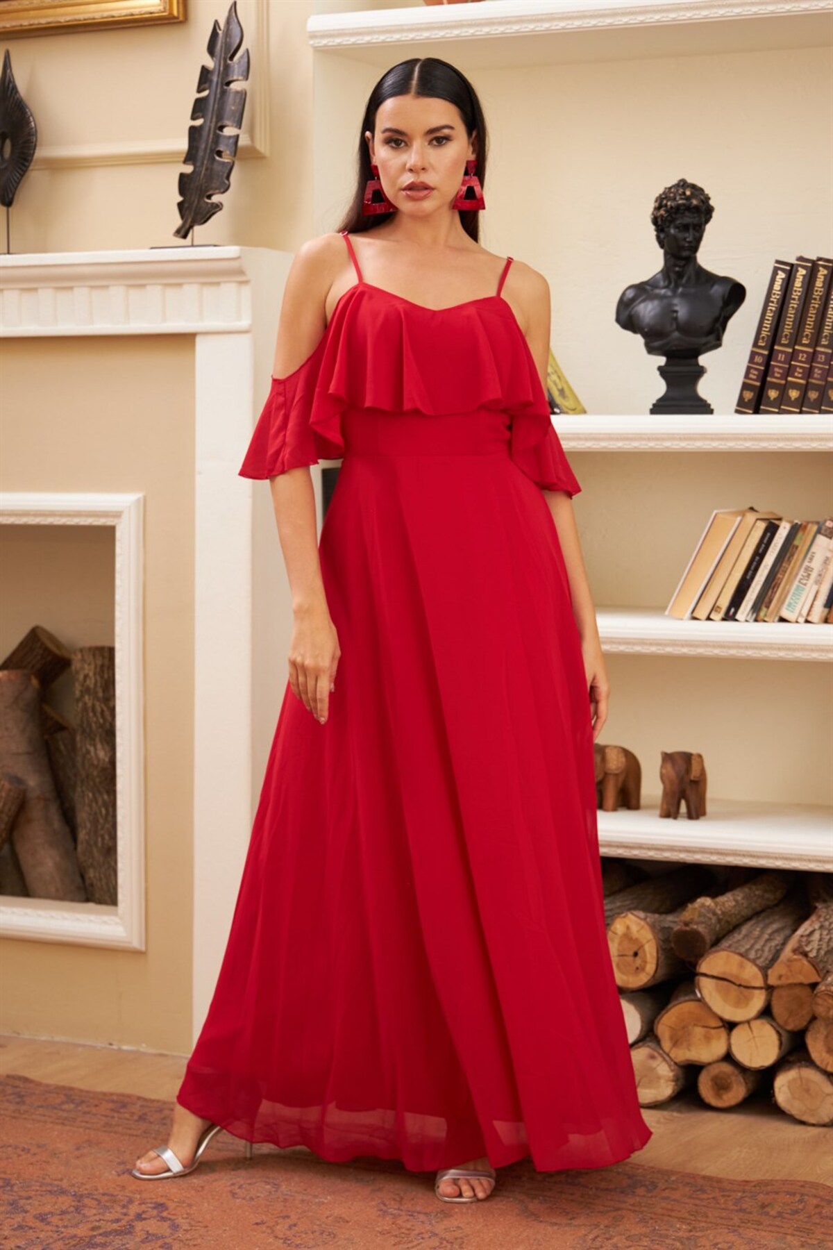 Levně Carmen Red Low Sleeve Strappy Long Evening Dress