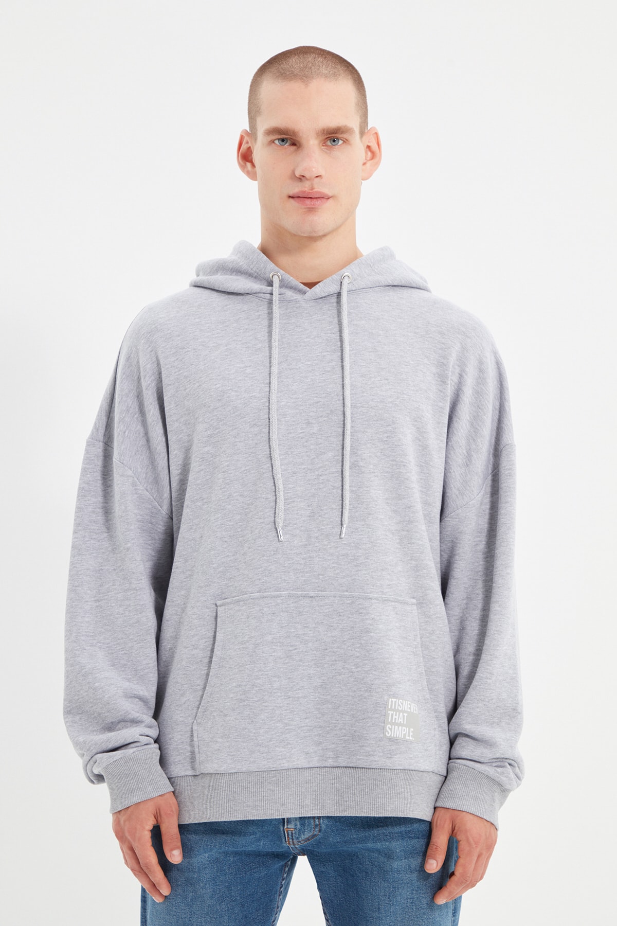Levně Trendyol Basic Gray Oversize/Wide-Fit Hooded Labeled Fleece Inner Cotton Sweatshirt